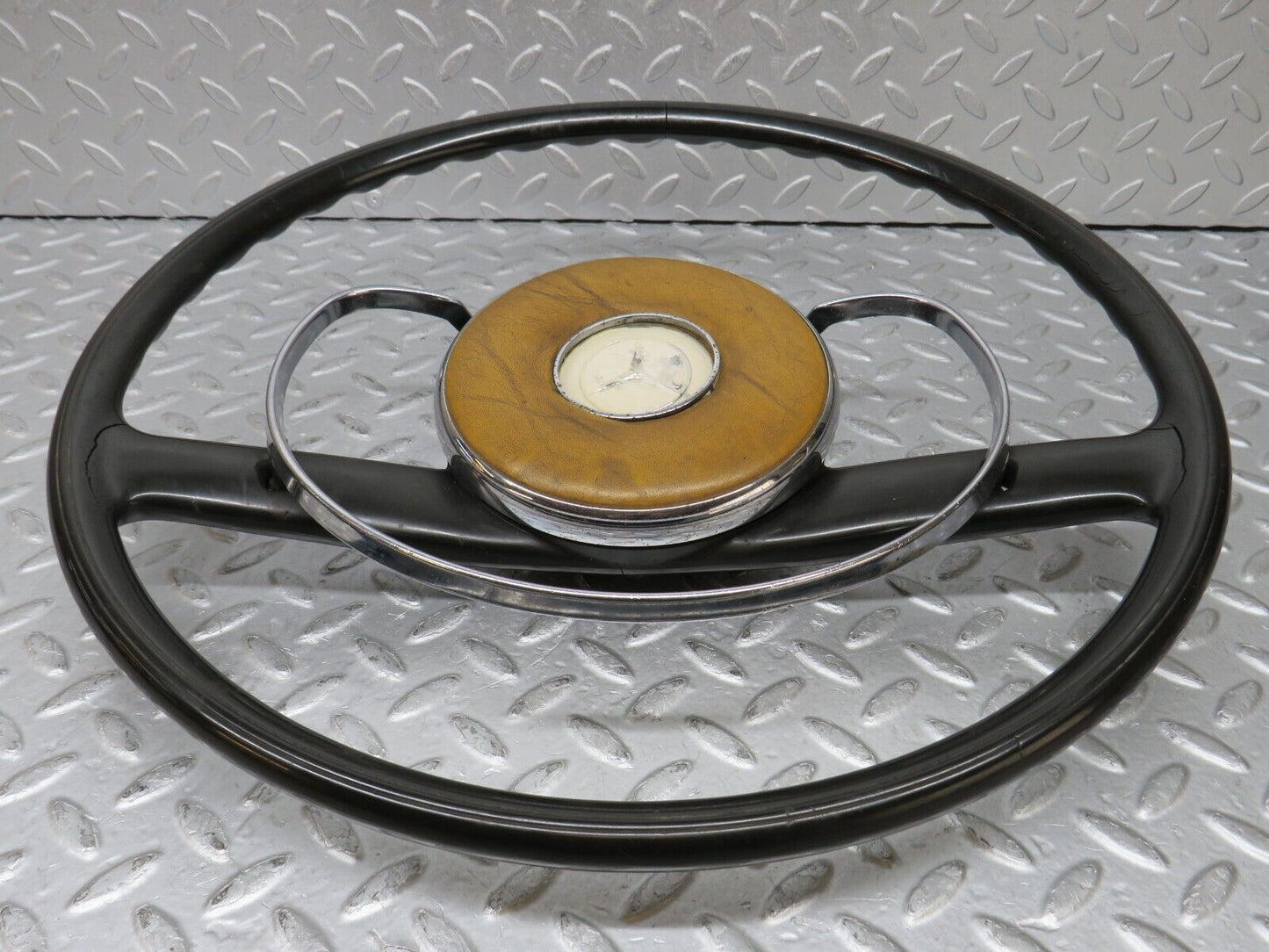 35679 Mercedes-Benz W108 Steering Wheel