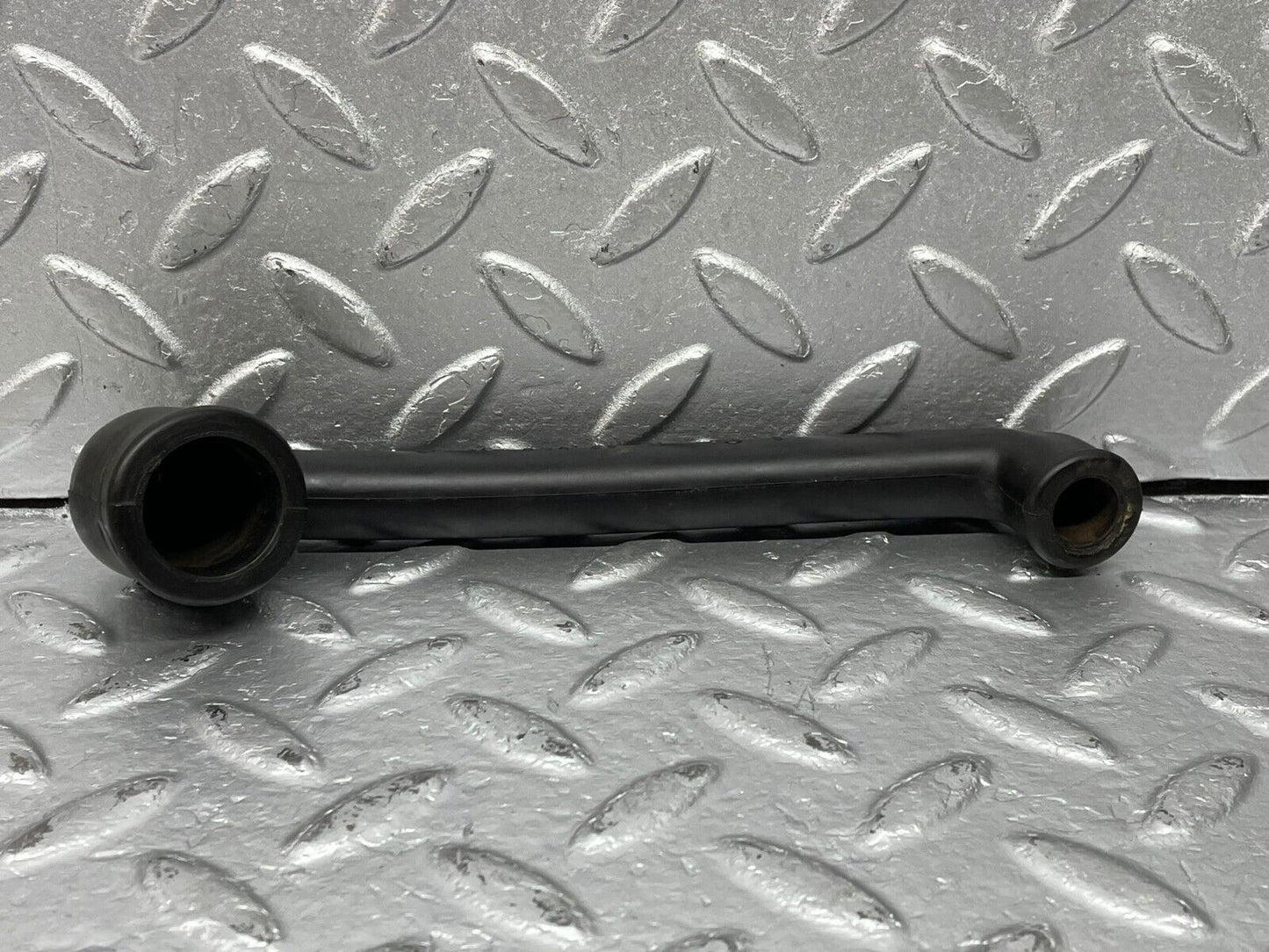 39774 Mercedes-Benz R107 350SL Crankcase Breather Hose Pipe 1160940591