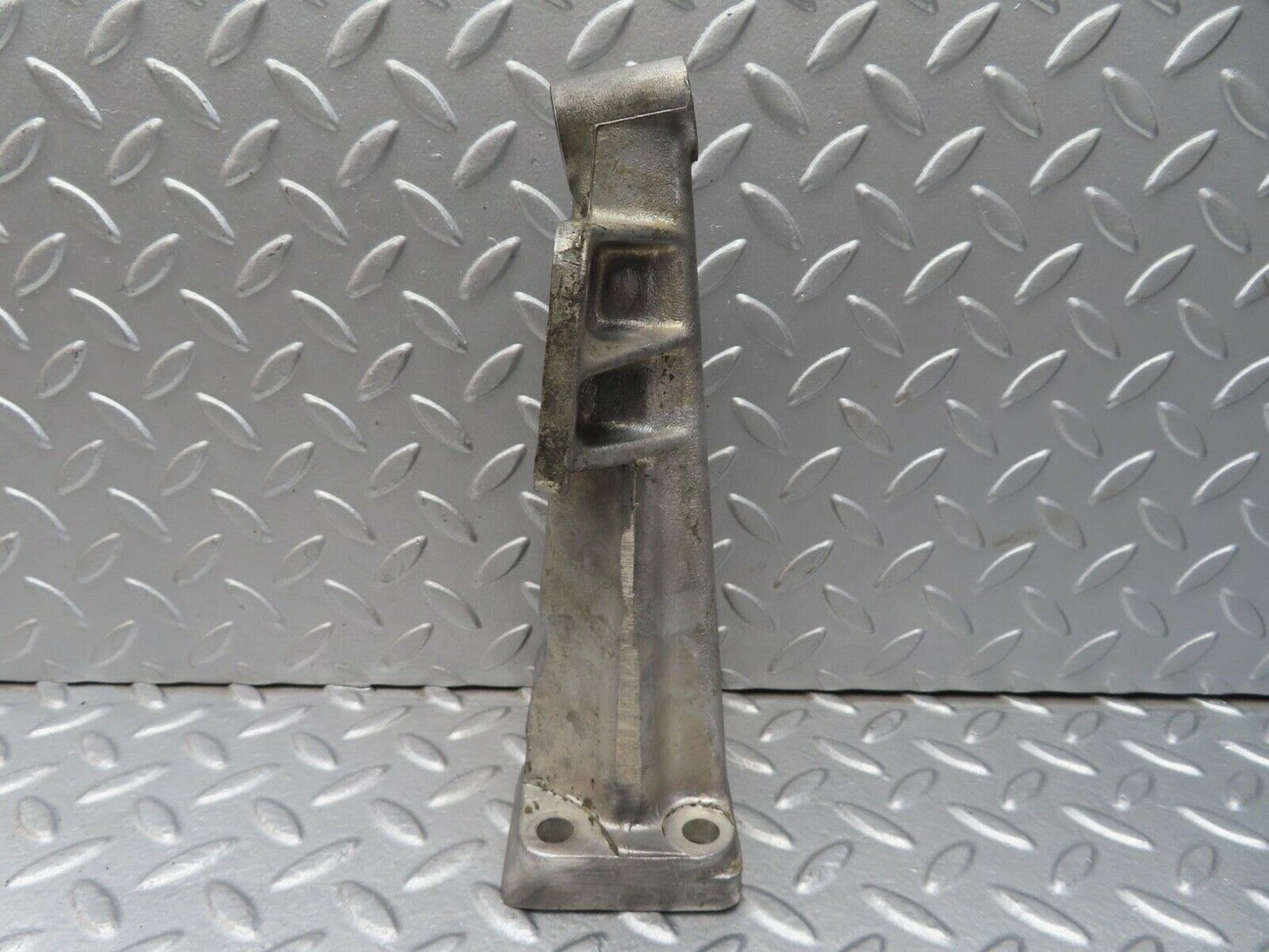 12814 Mercedes-Benz W111 220SE Engine Mount Bracket Left Side 1272230204