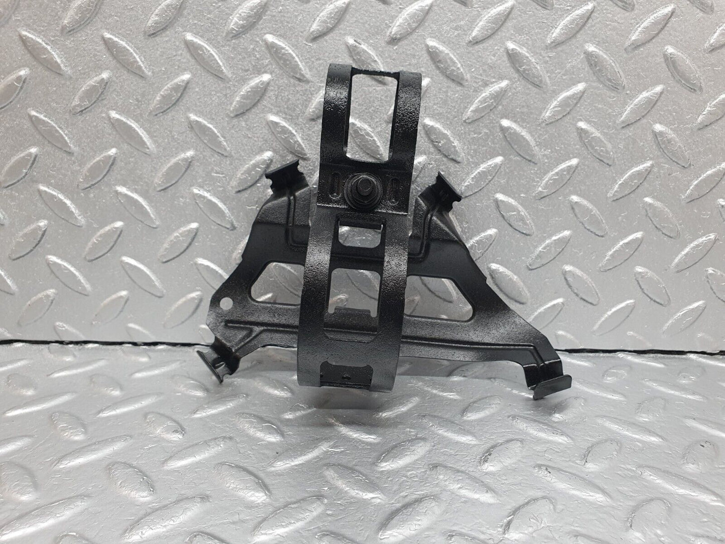42064 Mercedes-Benz W202 C200 Fuel Pump Fuel Filter Holder Bracket