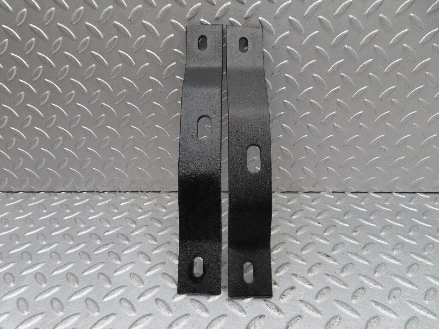 12637 Mercedes-Benz W108 280SE 3.5 Rear Bumper Holder