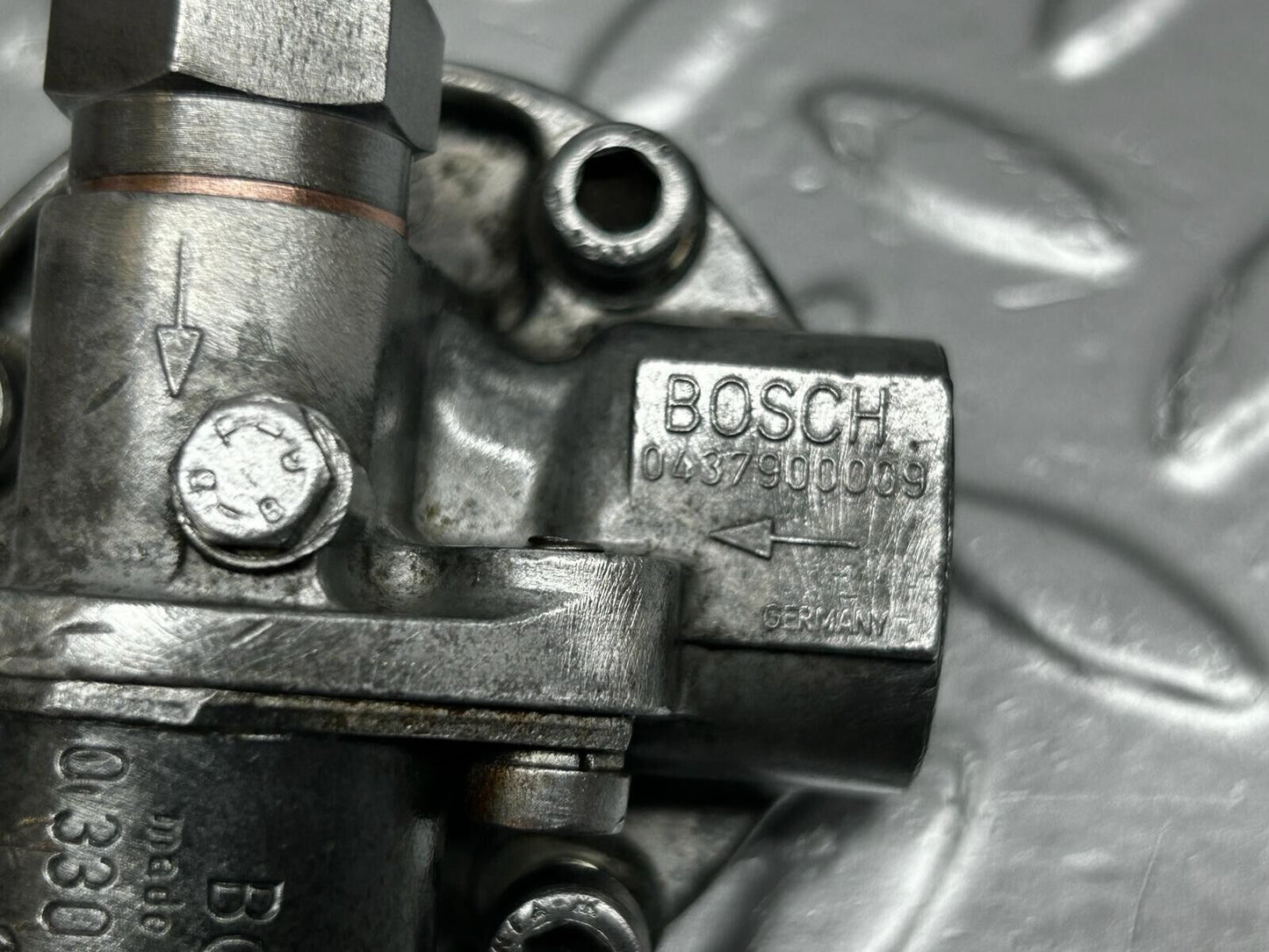 42270 Mercedes-Benz W108 Cold Start Valve 0330106004 0437900009
