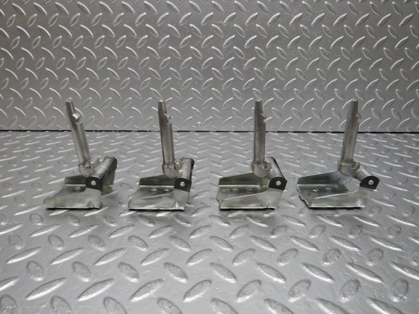 31363 Mercedes-Benz S124 220TE Wagon Rear Seat Hinge Set