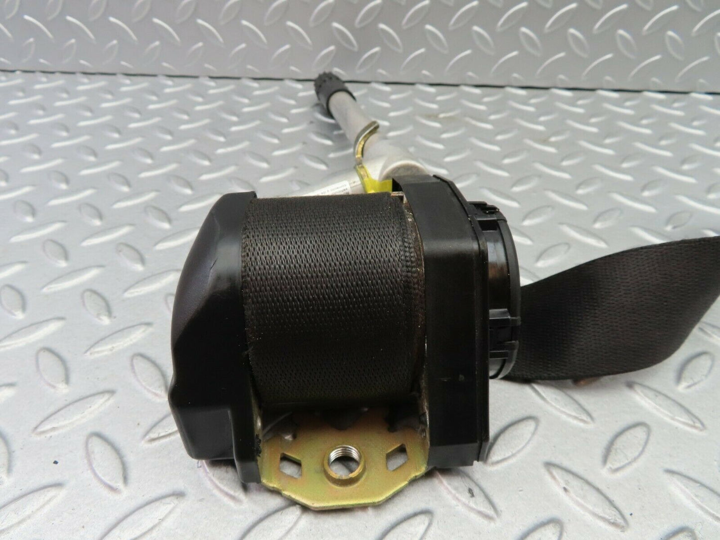 6187 Mercedes-Benz W126 380SE Front Left Seat Belt Passenger Side 1268603986