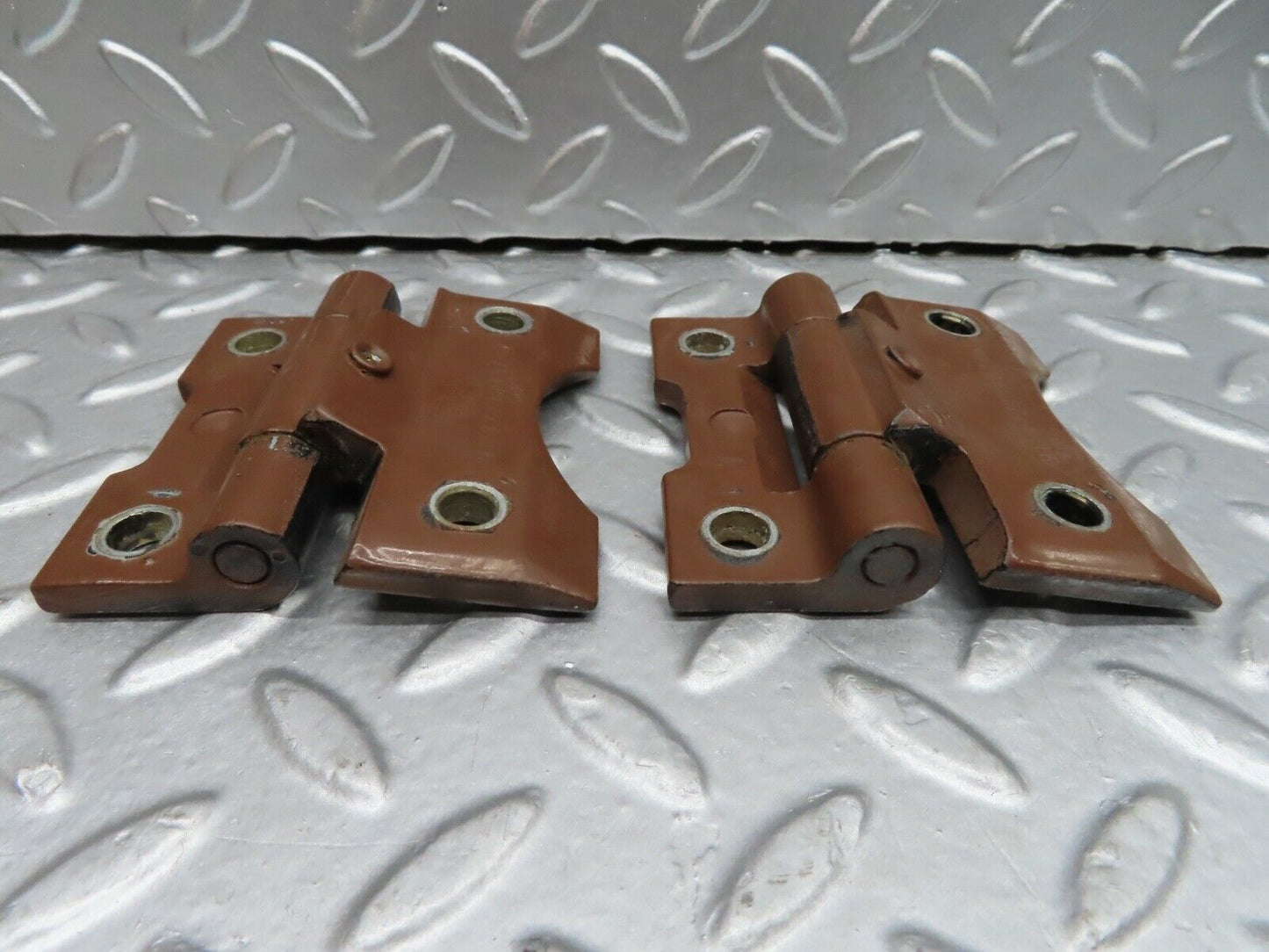 21070 Mercedes-Benz W123 230E  Door Hinges Pair 1237200037