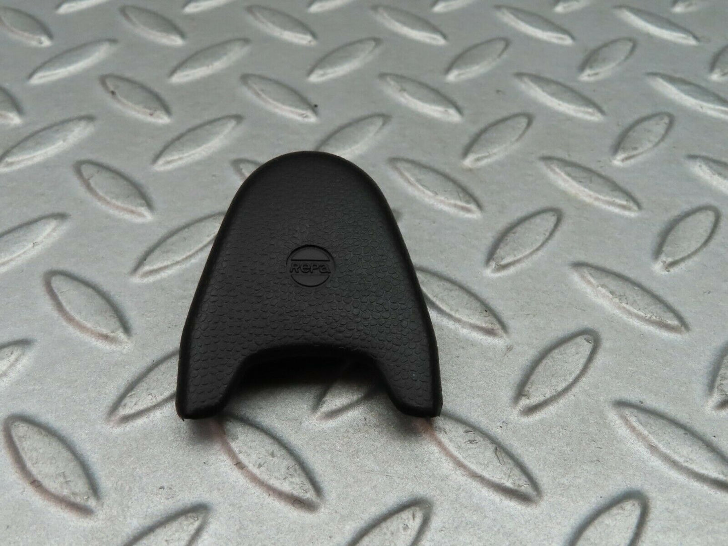 5738 Mercedes-Benz W123 200 Seat Belt Plastic Cap 0008680430