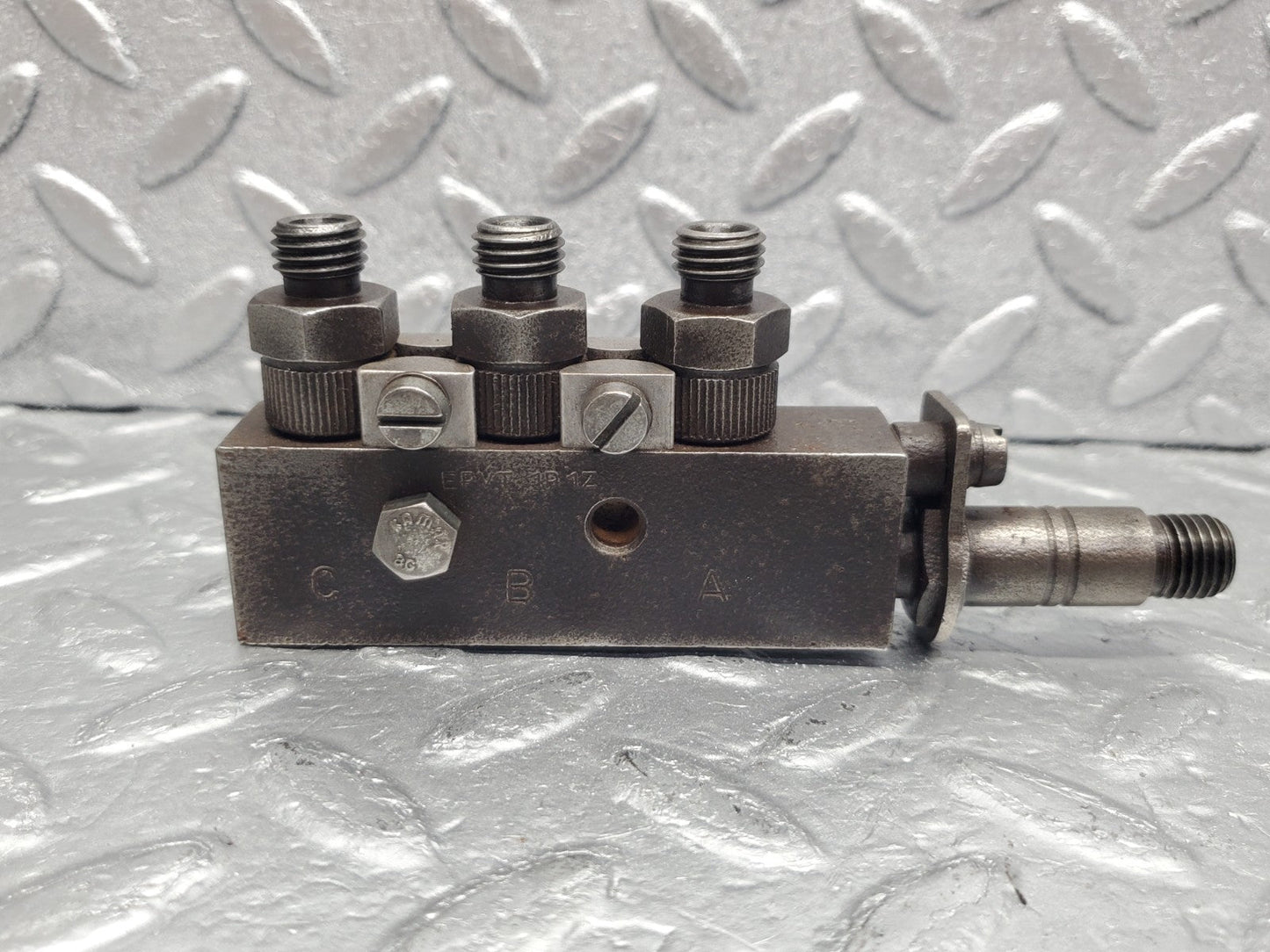 W112 injection distributor block used OEM