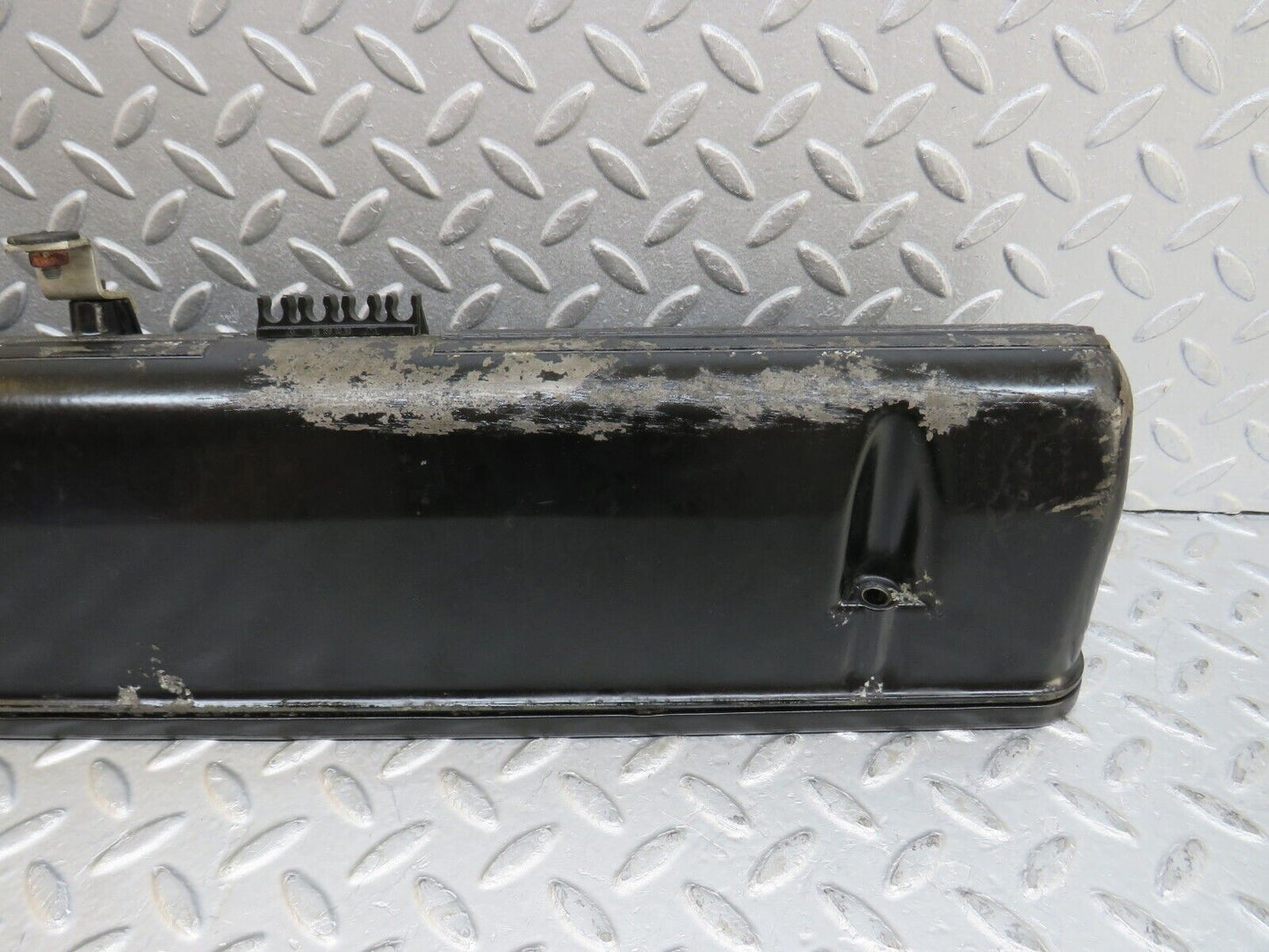 37167 Mercedes-Benz C126 420SEC Coupe Cylinder Head Valve Cover Left 1170160605