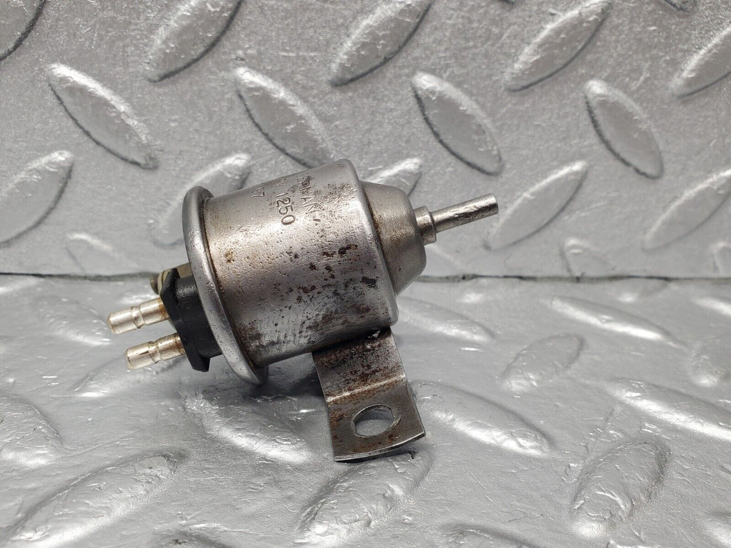 46468 Mercedes-Benz C123 280CE Coupe Vacuum Valve Pierburg 7.12961.00