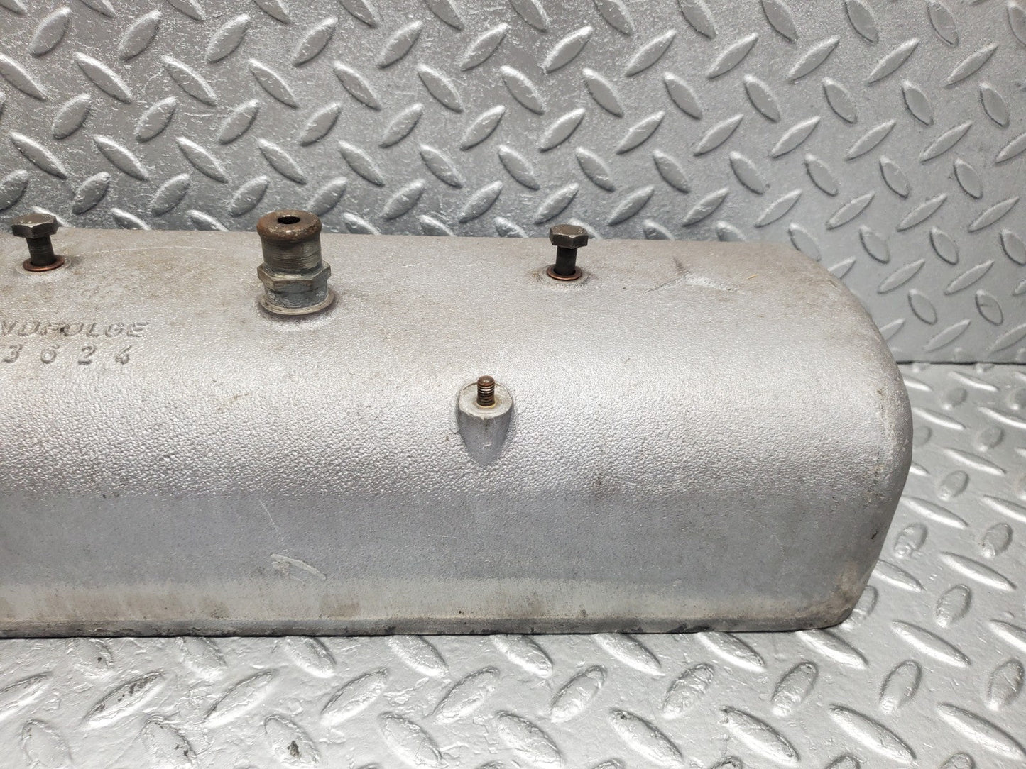 W112 cylinder head cover used OEM