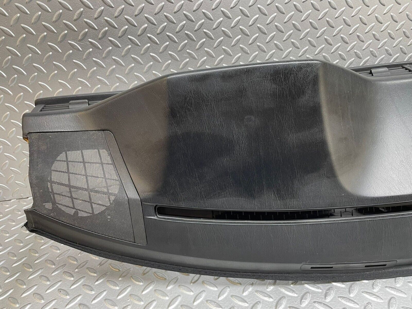 37966 Mercedes-Benz A124 320E Cabriolet Dashboard Black