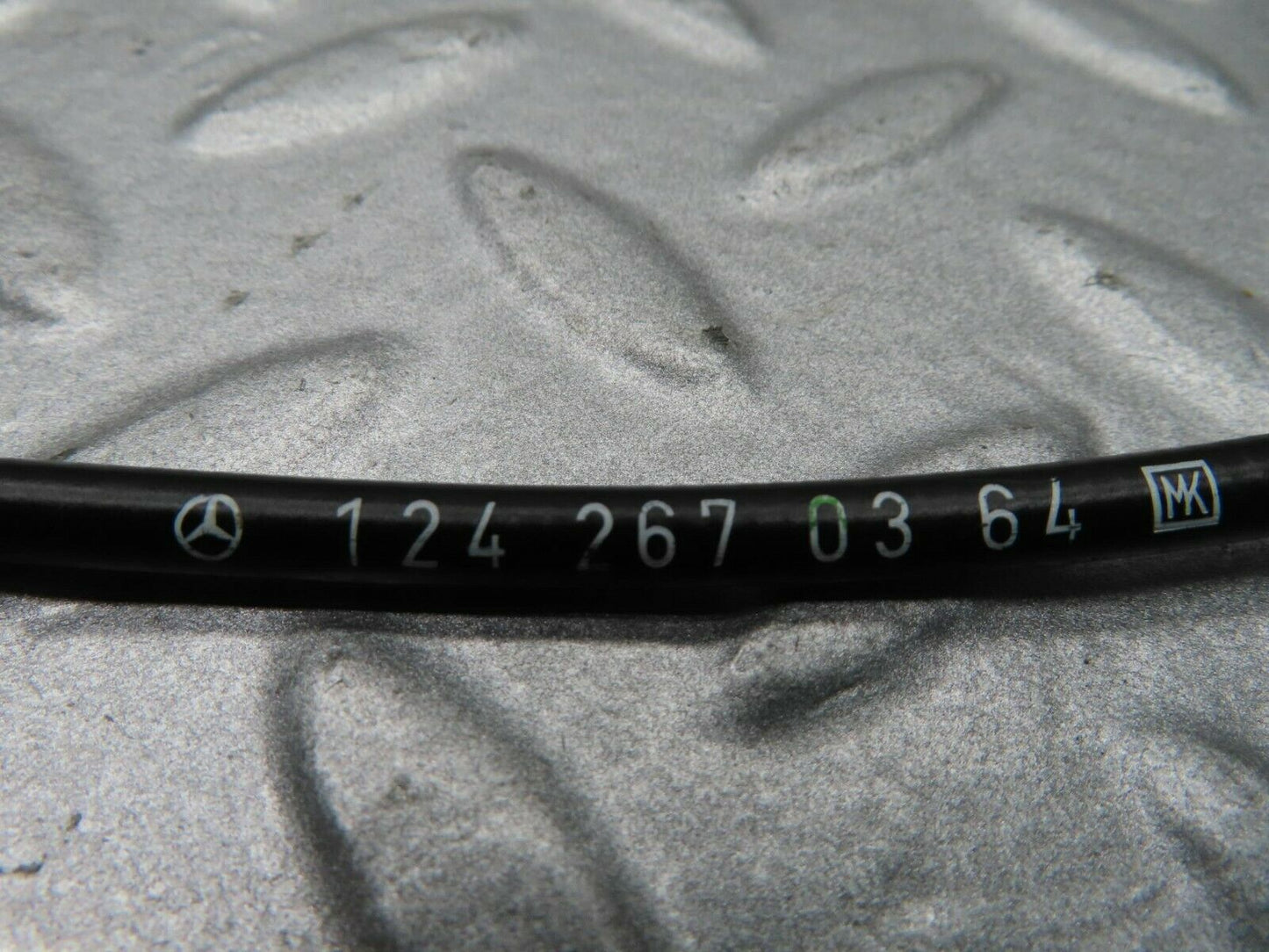 16289 Mercedes-Benz W124 260E Gearbox Cable 1242670364