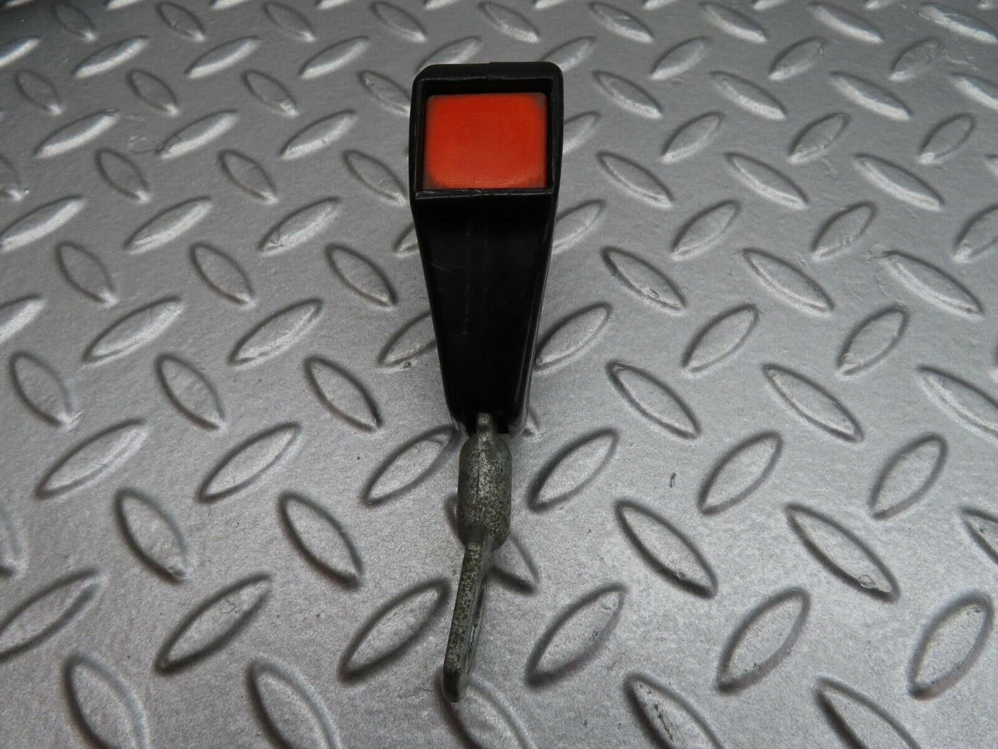 14125 Mercedes-Benz C107 280SLC Front Right Seat Belt With Buckle
