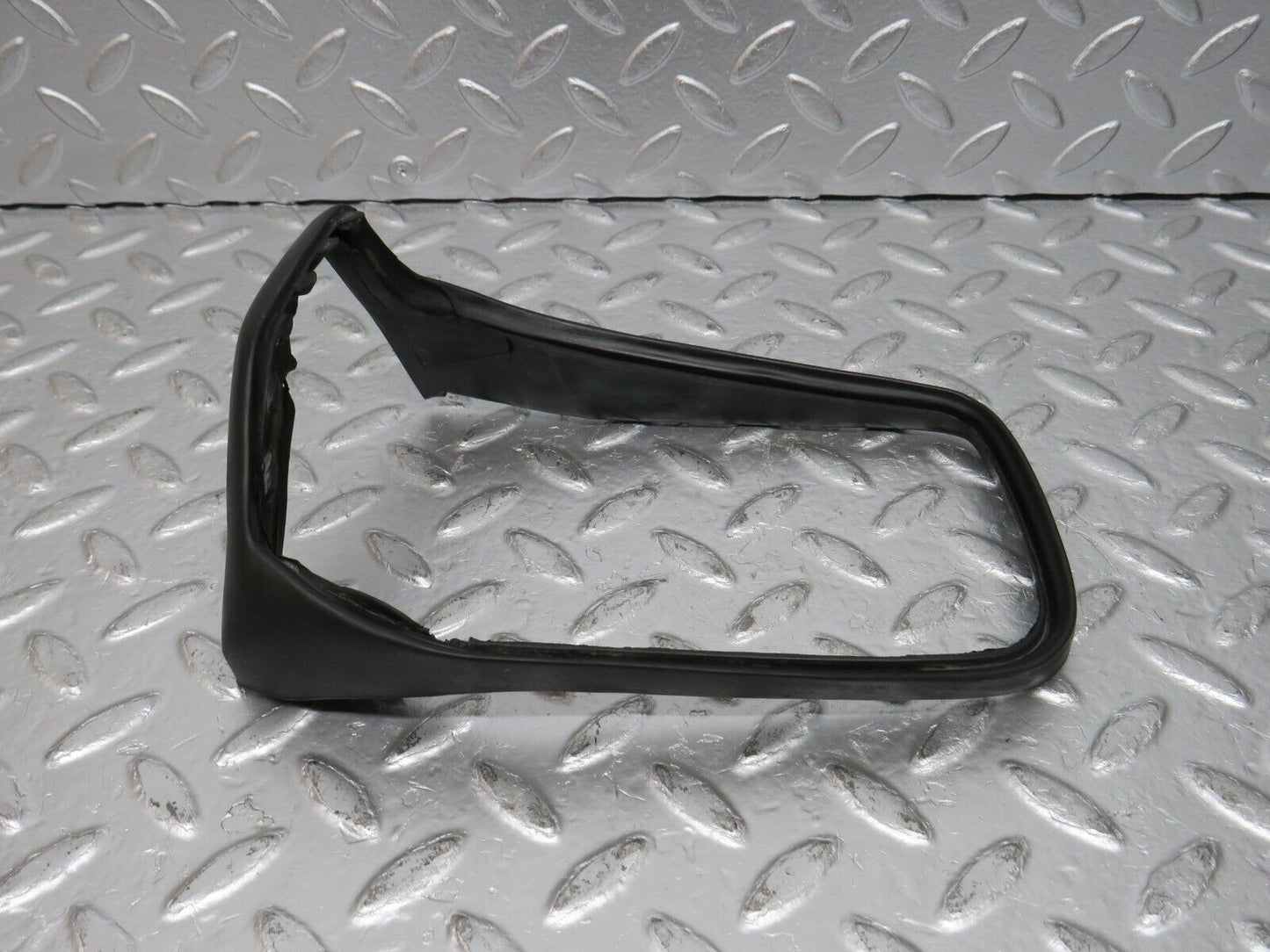 31088 Mercedes-Benz W123 200D Right Wing Mirror Rubber Seal