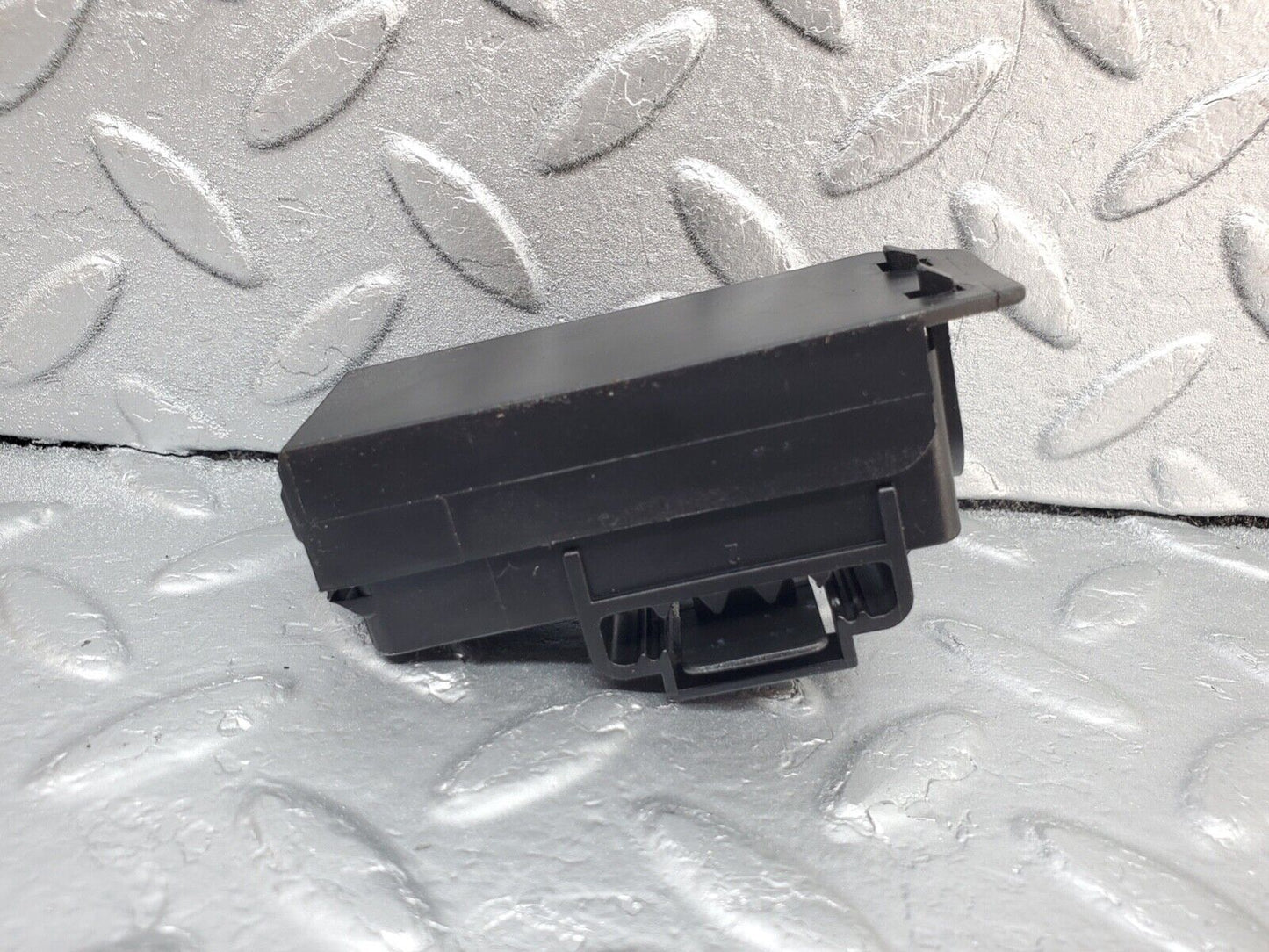 44650 Mercedes-Benz W124 220E Wire Distributor Connector 1245459340