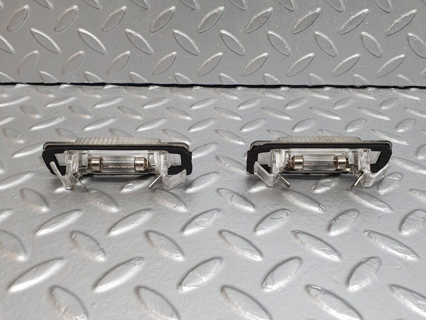42052 Mercedes-Benz W202 C200 Number Plate Light 2x 2108200356