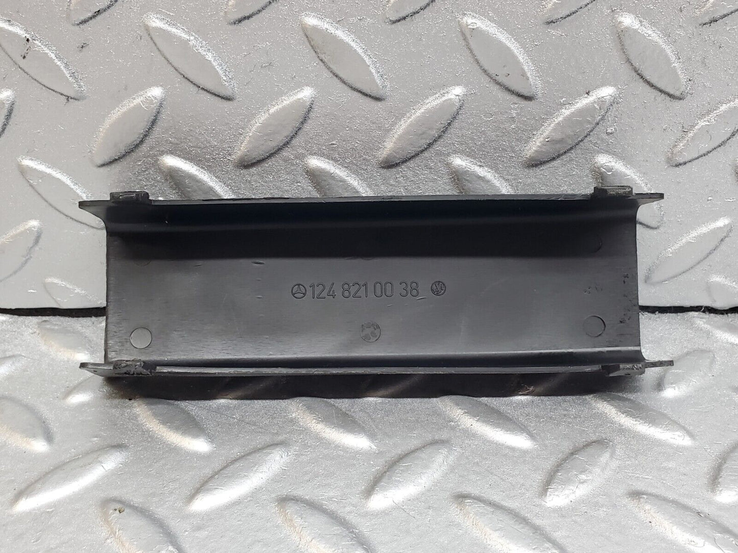 44727 Mercedes-Benz W124 220E Dash Harness Connector Cover 1248210038