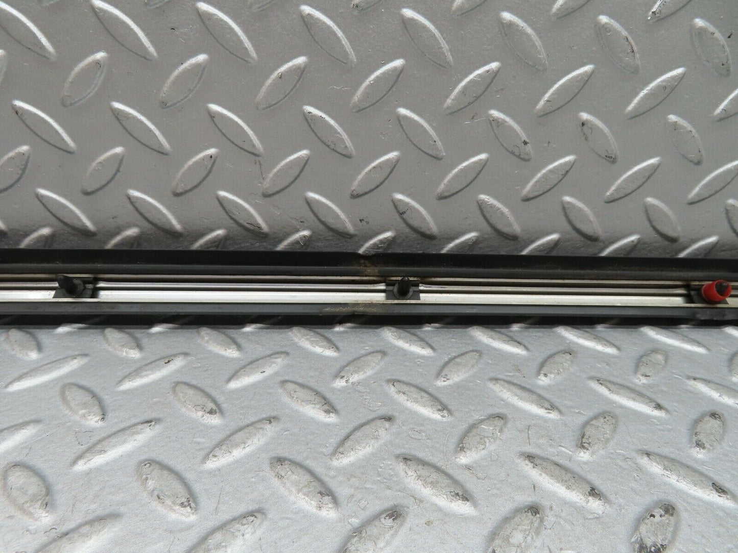 17893 Mercedes-Benz W116 450SEL Rear Right Door Centre Chrome Trim