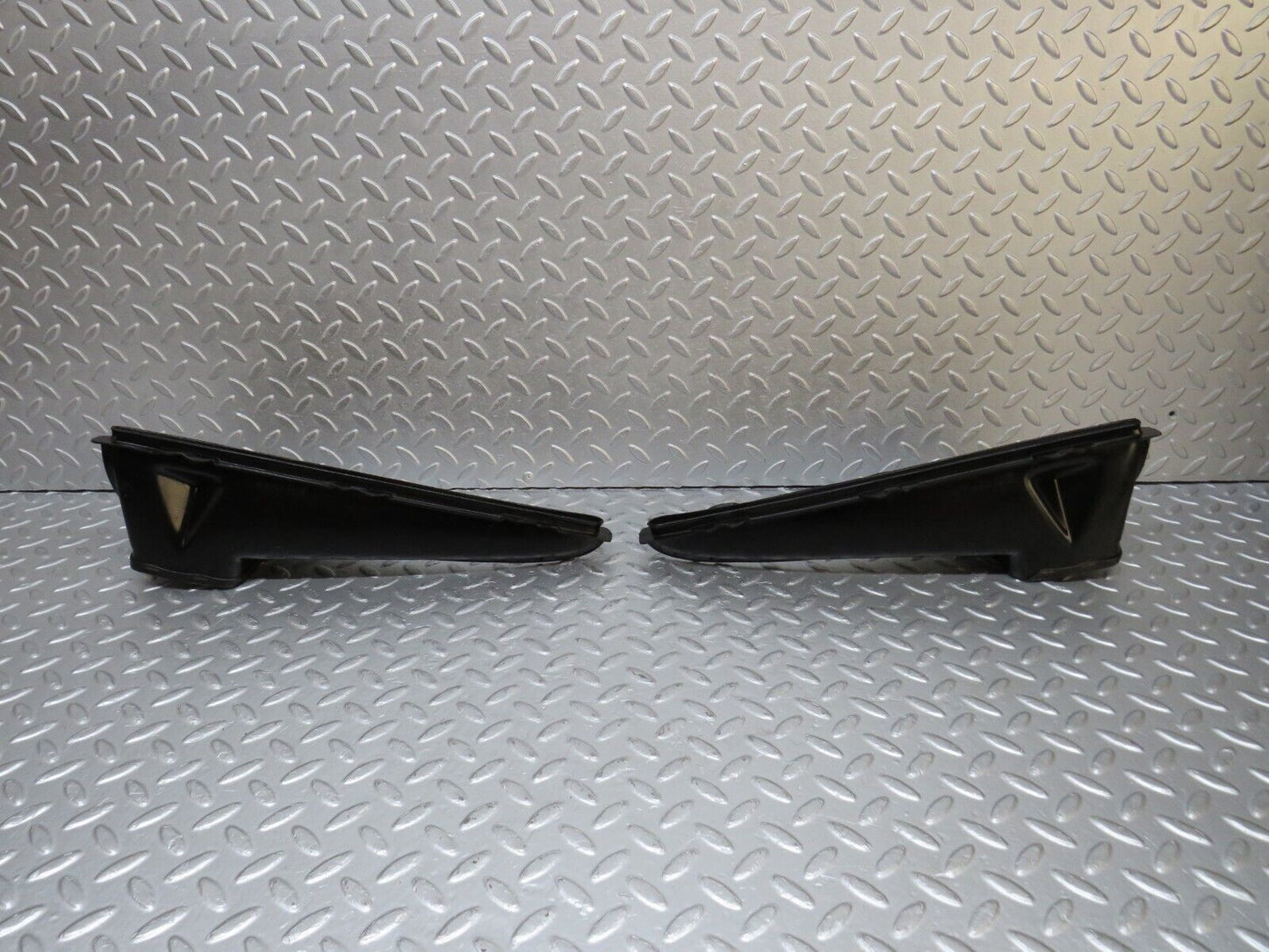 40550 Mercedes-Benz W123 300D Air Duct Vent Pair 1238300219 1238300119
