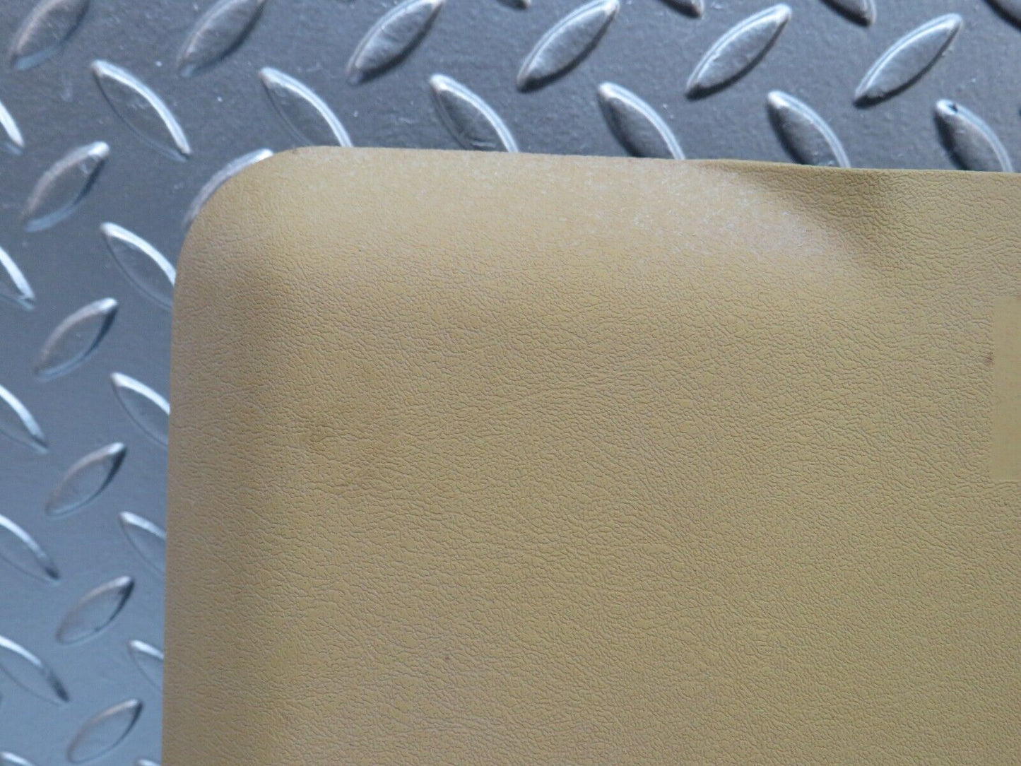 29649 Mercedes-Benz W123 230E First Aid Box 1238650353