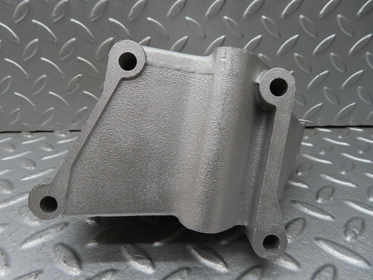13566 Mercedes-Benz W123 200 Power Steering Pump Bracket 1234660041