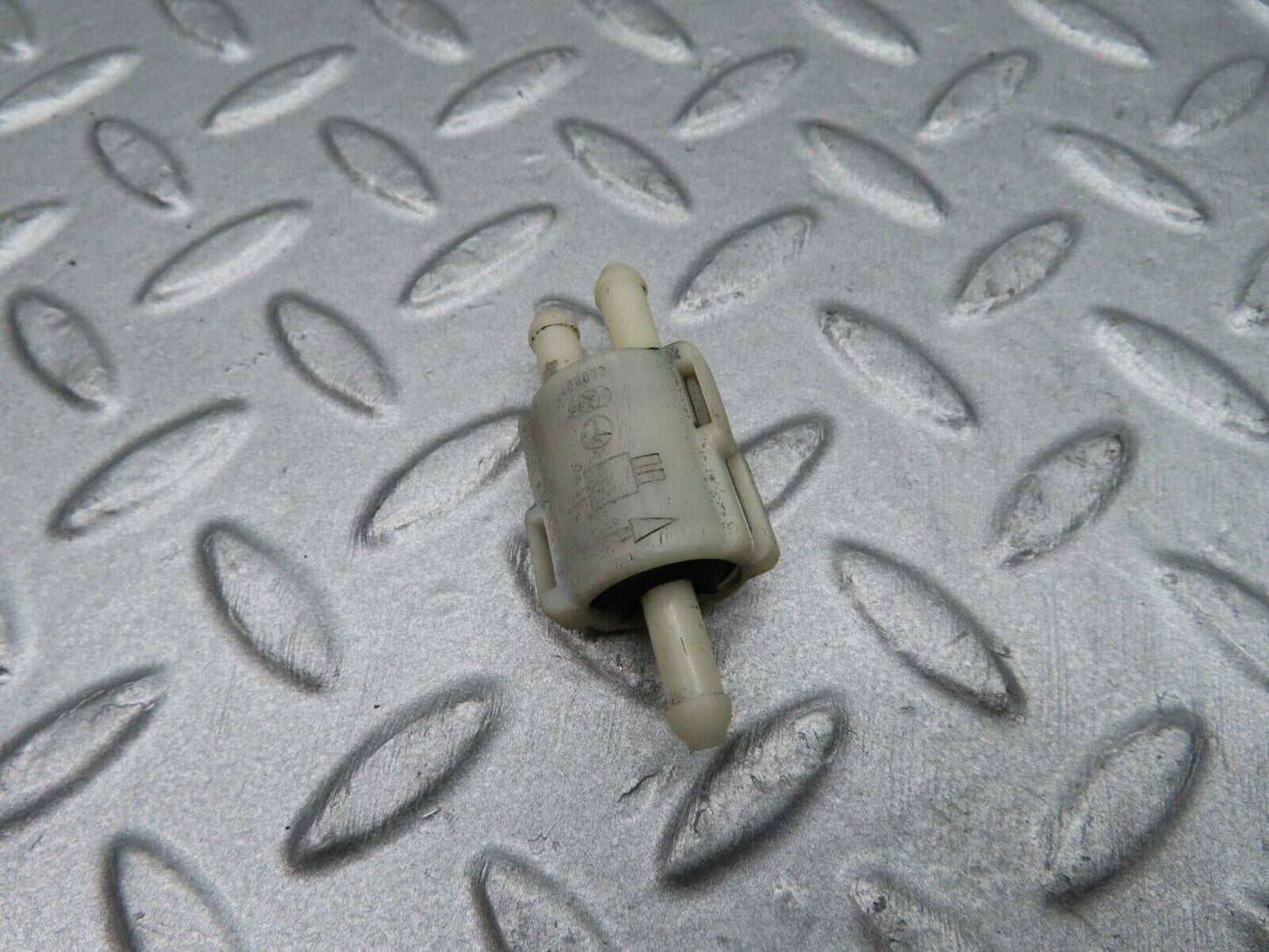 12005 Mercedes-Benz R129 300SL Coupe Windscreen Washer Fluid Distributor