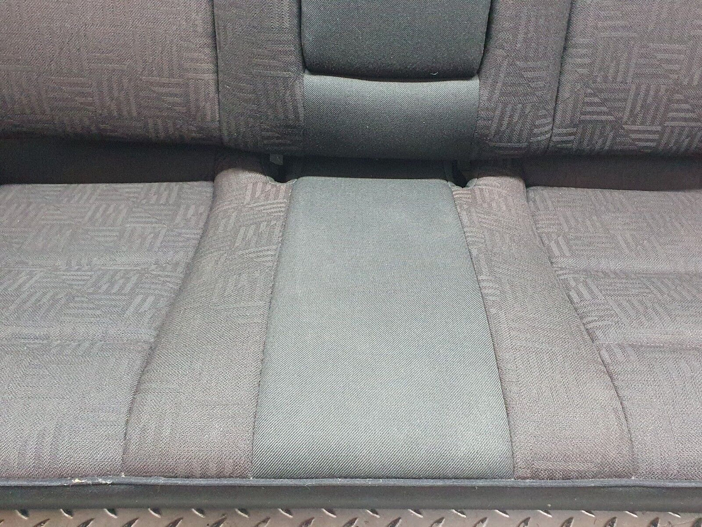 41990 Mercedes-Benz W202 C200 Rear Seat 2029200550 2029202916