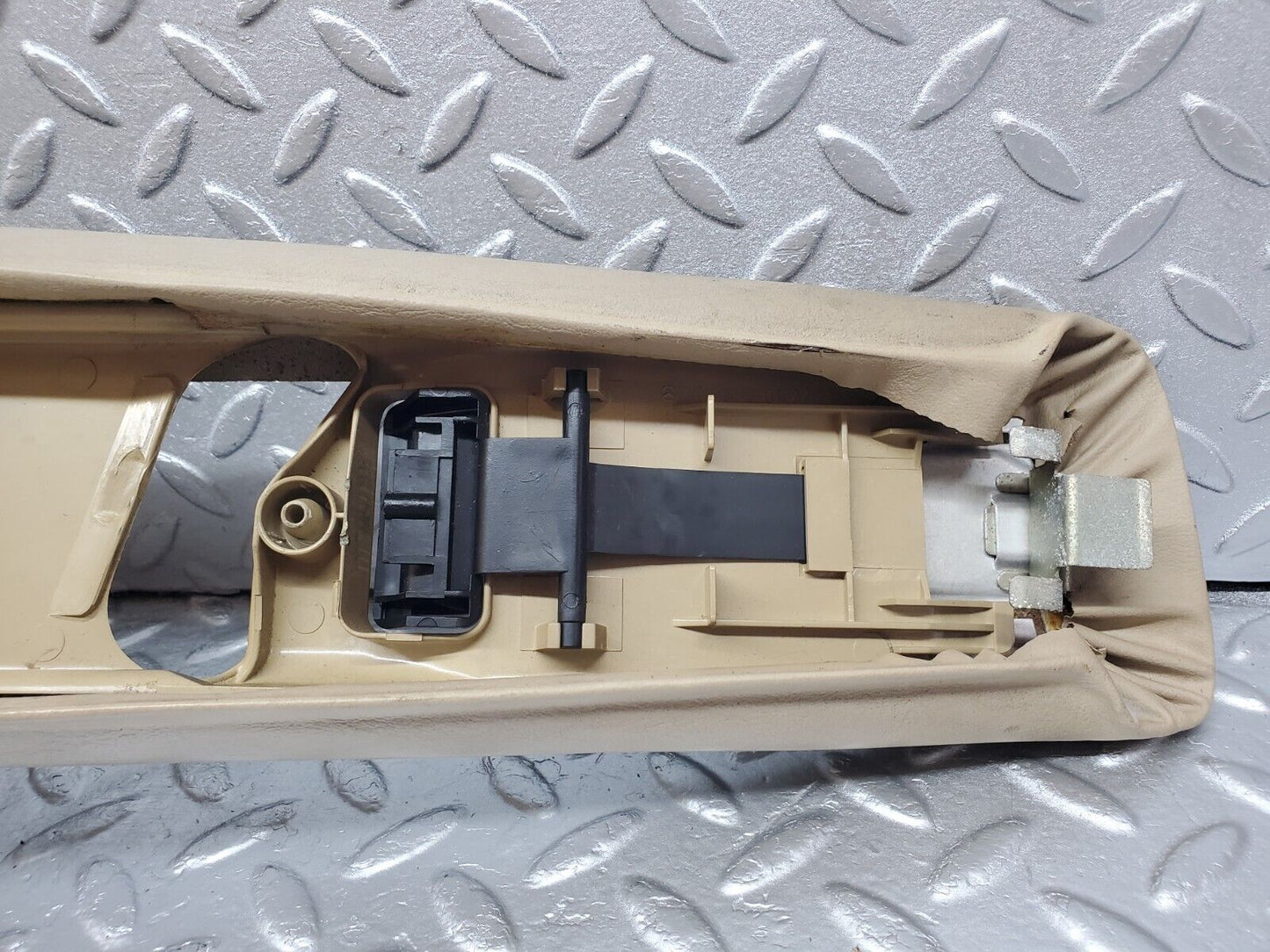 45766 Mercedes-Benz W126 420SE B Pillar Cover Left Side Beige 1246920122