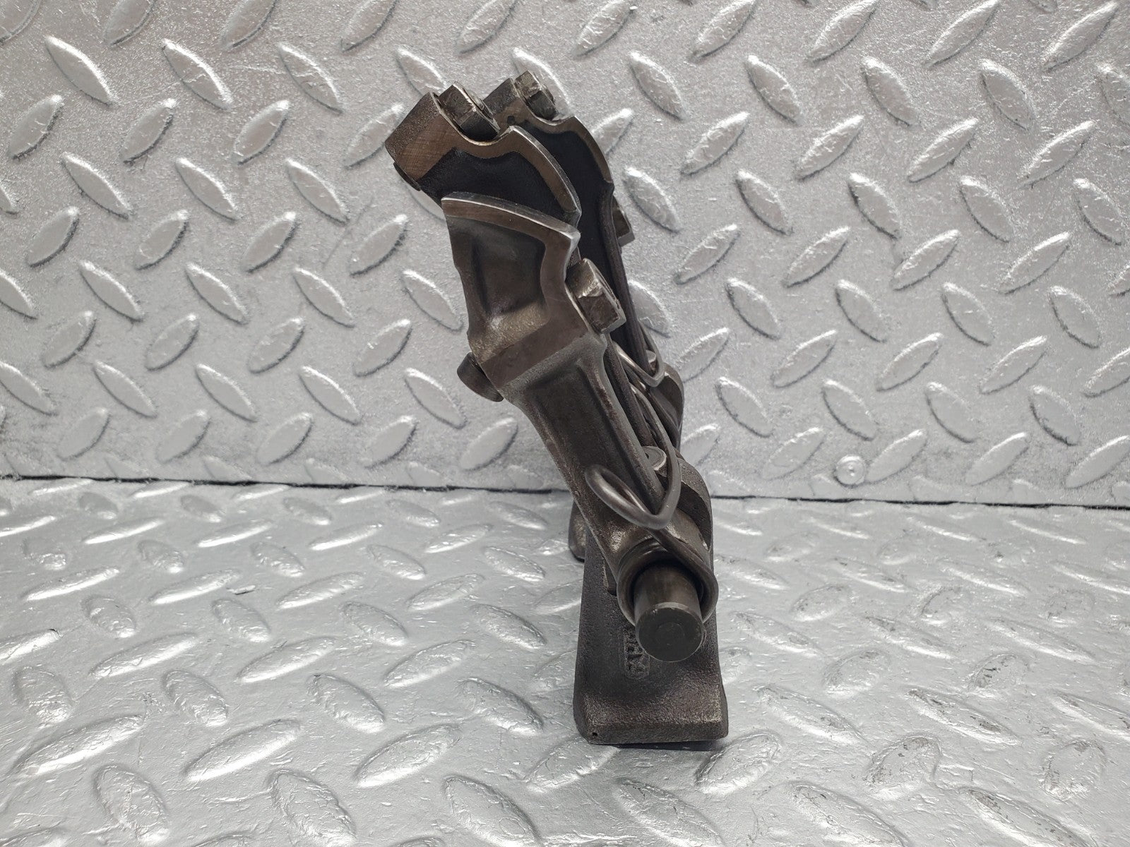 W112 rocker arm support arm shaft used OEM