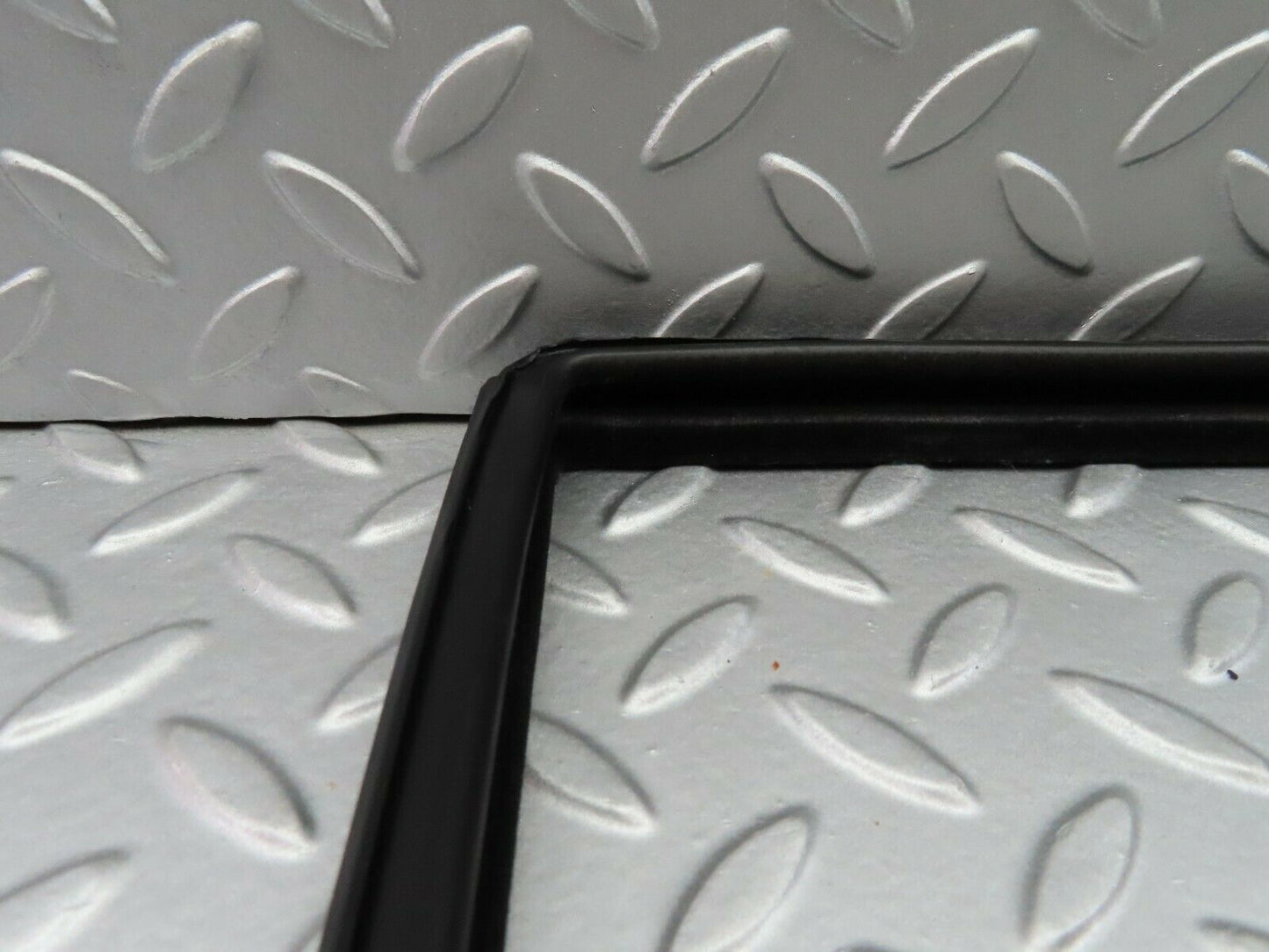 6612 Mercedes-Benz S124 E220 Wagon Window Seal Rubber Rear Right