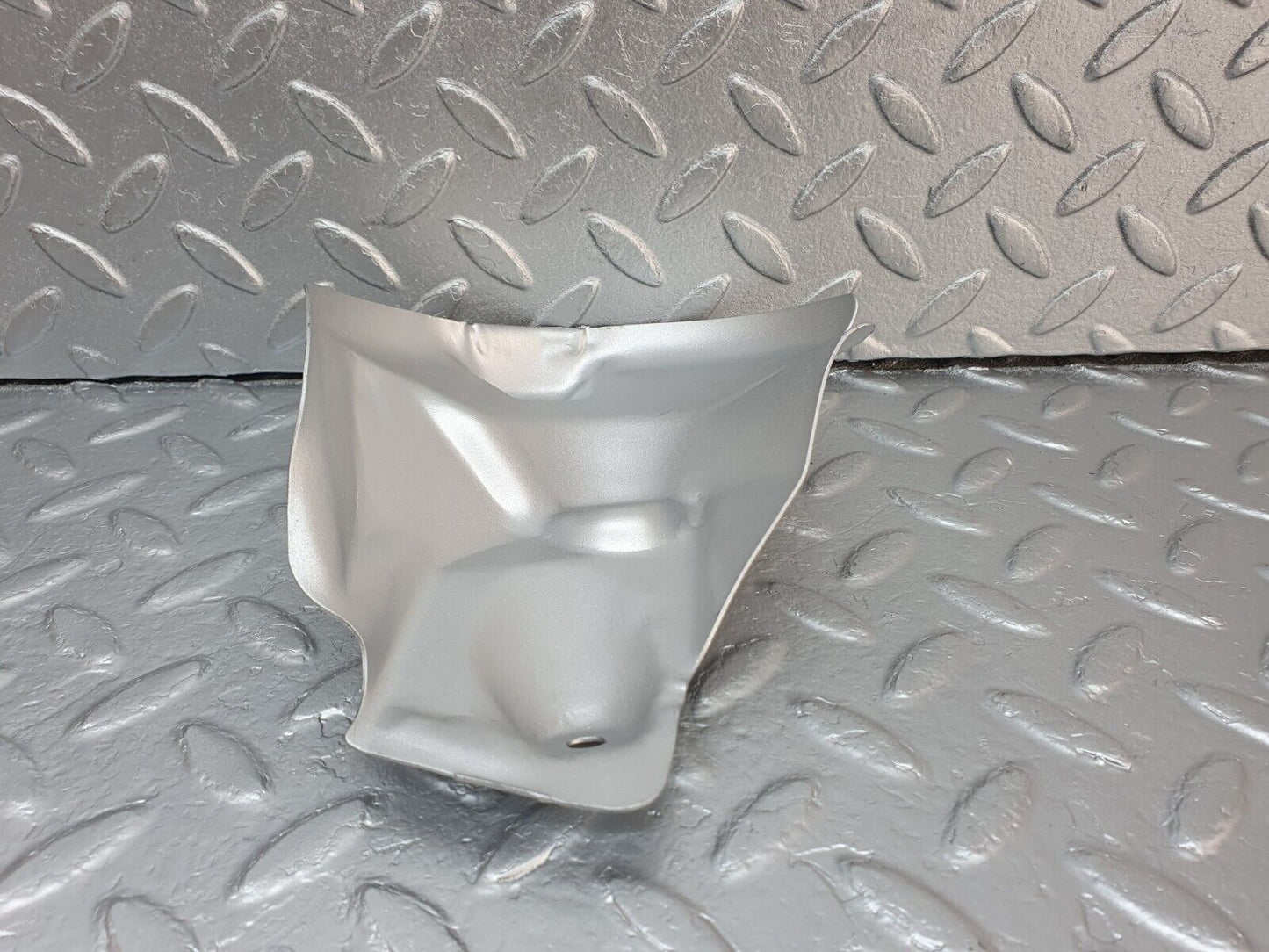 41887 Mercedes-Benz W202 C200 Engine Mount Bracket Heat Shield