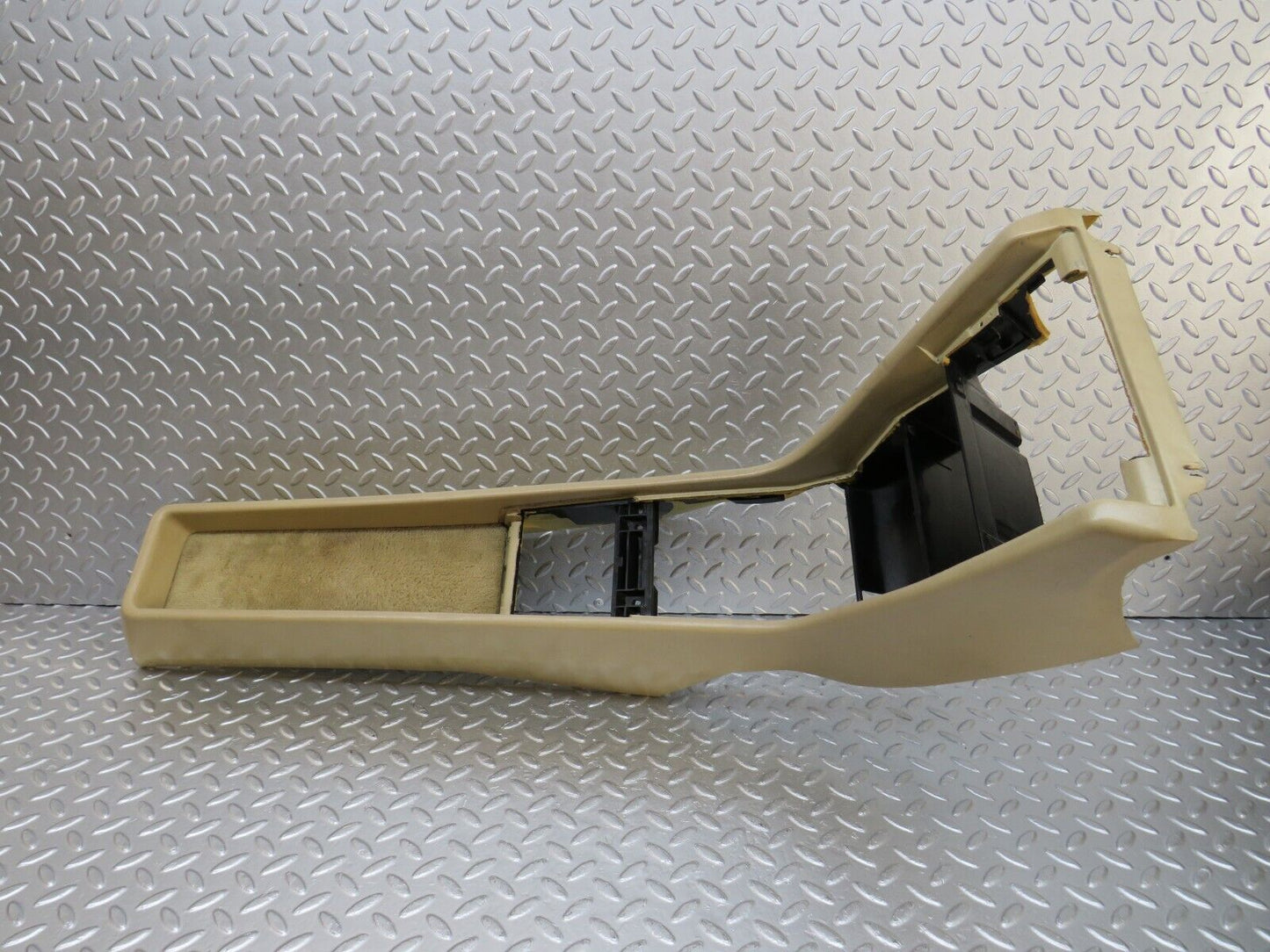 34120 Mercedes-Benz W124 260E Centre Console Beige
