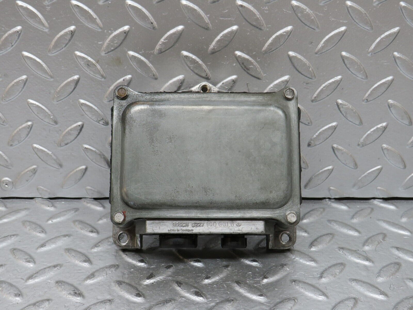 27937 Mercedes-Benz W123 280E Ignition Control Unit 0227100001