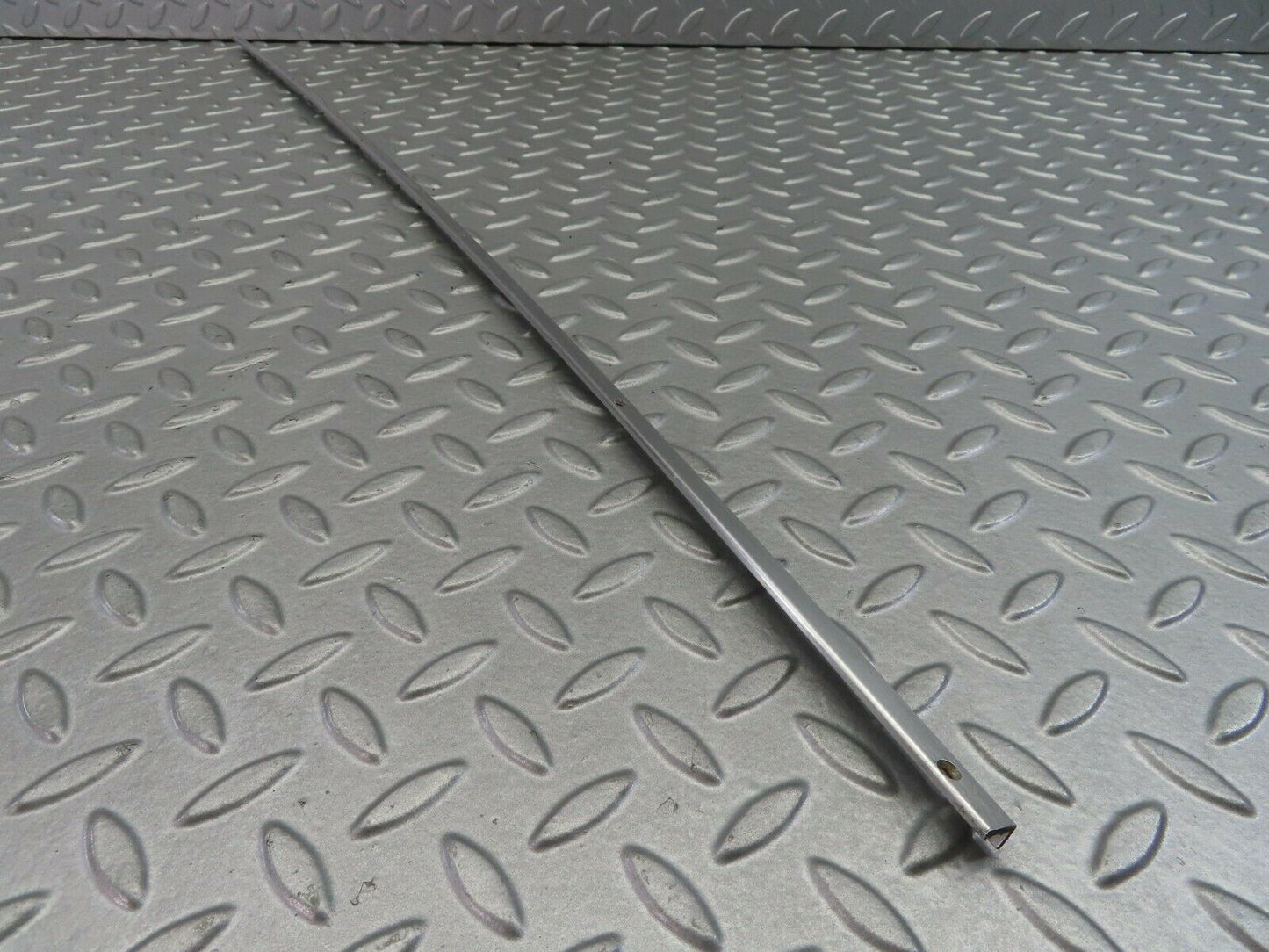 7525 Mercedes-Benz S123 230TE Wagon Sunroof Trim Webasto