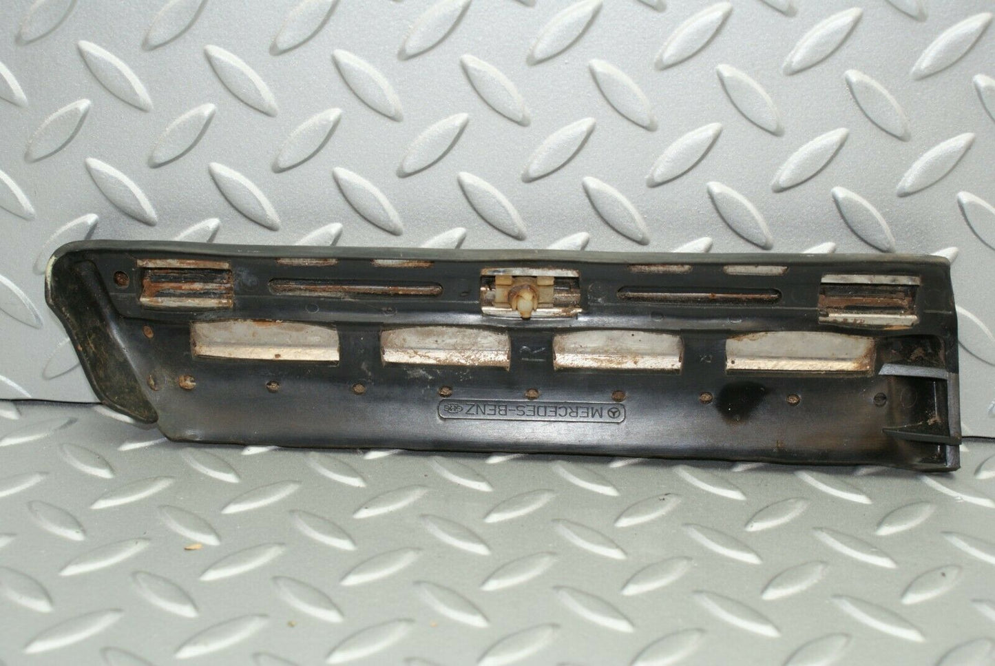 2833 Mercedes-Benz C123 280CE Coupe Front Right Fender Wing Lower Trim