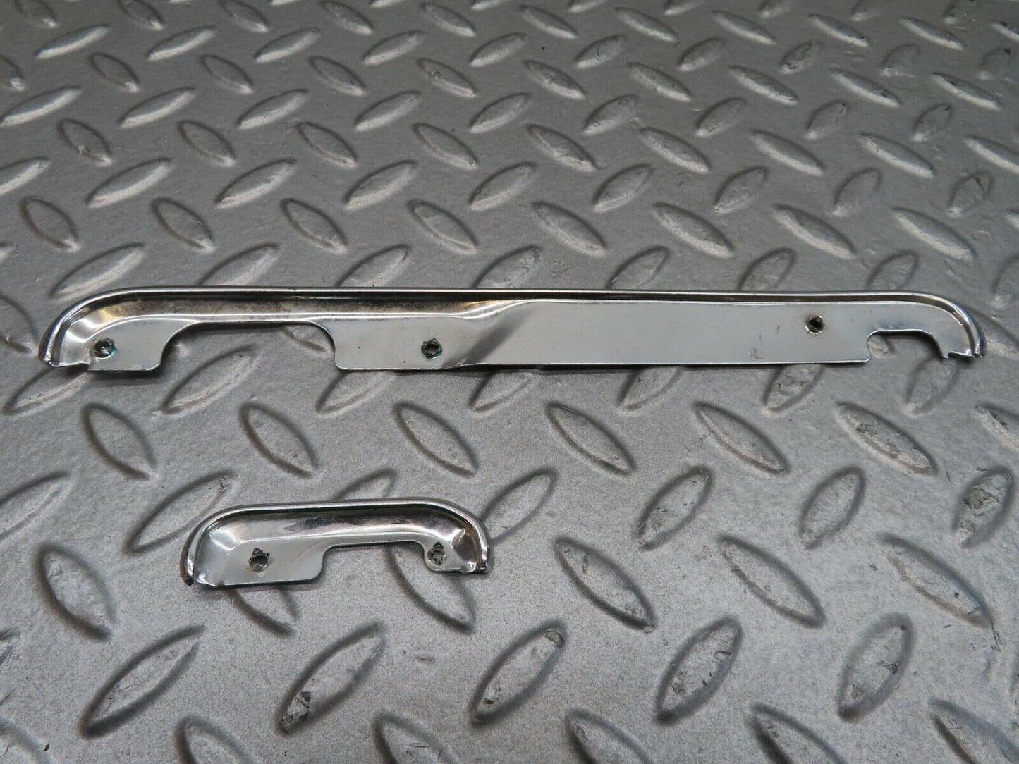 14204 Mercedes-Benz W116 350SE Front Right Interior Door Handle Black