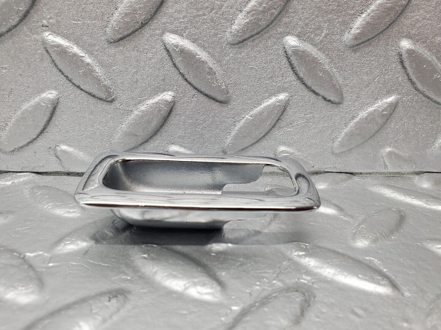 46465 Mercedes-Benz C123 280CE Coupe Door Lock Handle Surround Chrome