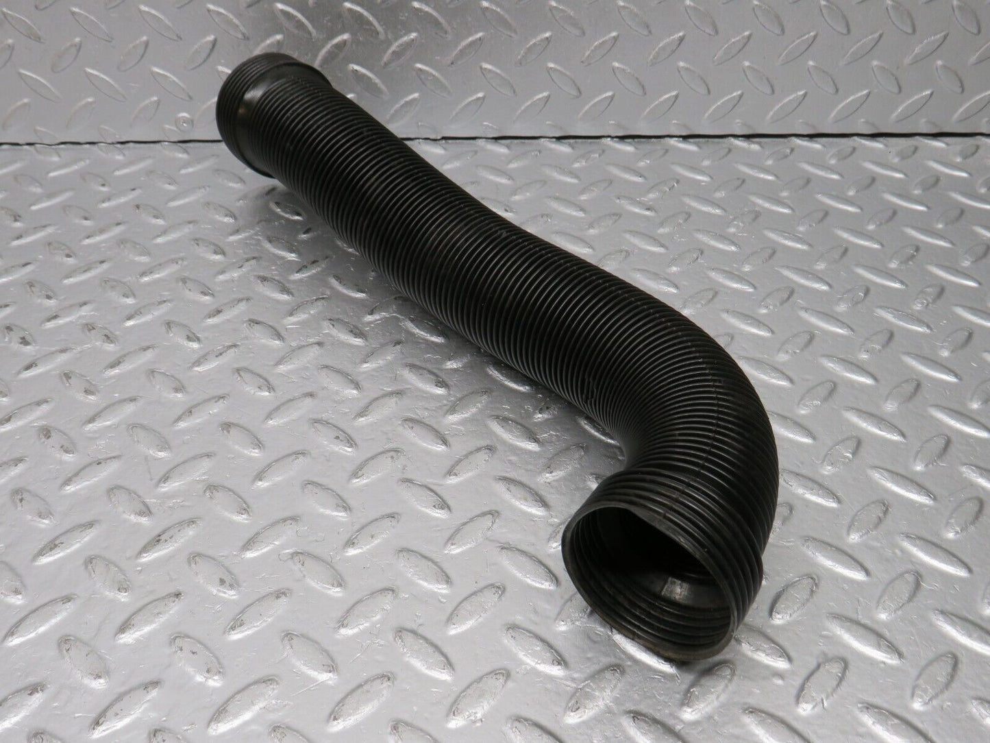39905 Mercedes-Benz R107 350SL Air Duct Pipe Hose