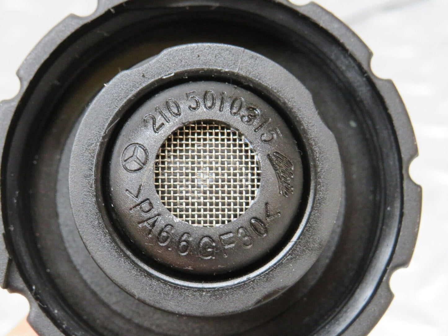 35309 Mercedes-Benz W210 Coolant Tank Reservoir Cap 2105010315