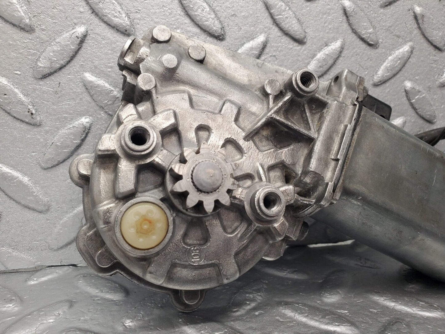 30309 Mercedes-Benz W124 230E Window Regulator Motor Right Bosch 0130821285