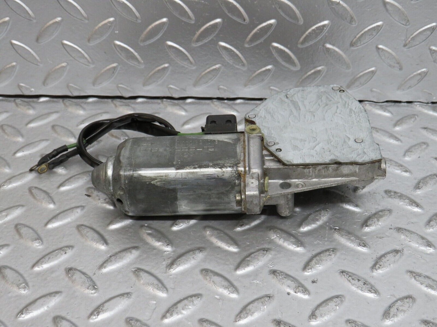 29664 Mercedes-Benz W123 230E Front Left Window Regulator Motor 0130821018