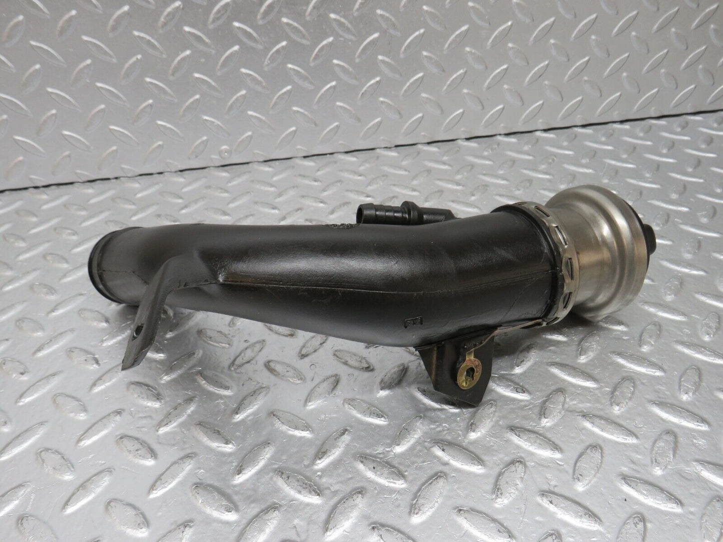 33286 Mercedes-Benz W202 C180 Fuel Tank Filling Pipe & Cap 2024700320