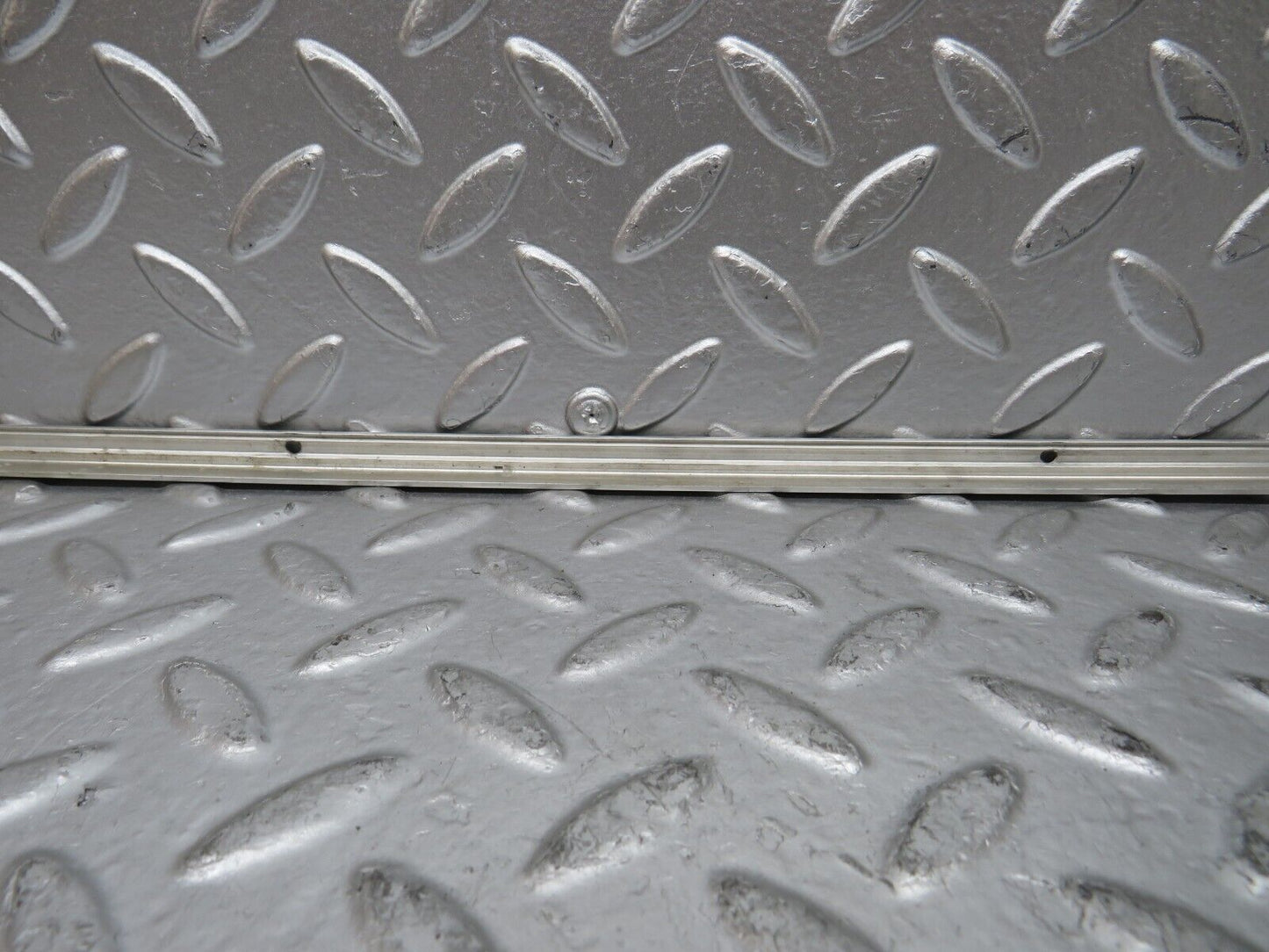 27000 Mercedes-Benz W123 240D Sunroof Chrome Trim