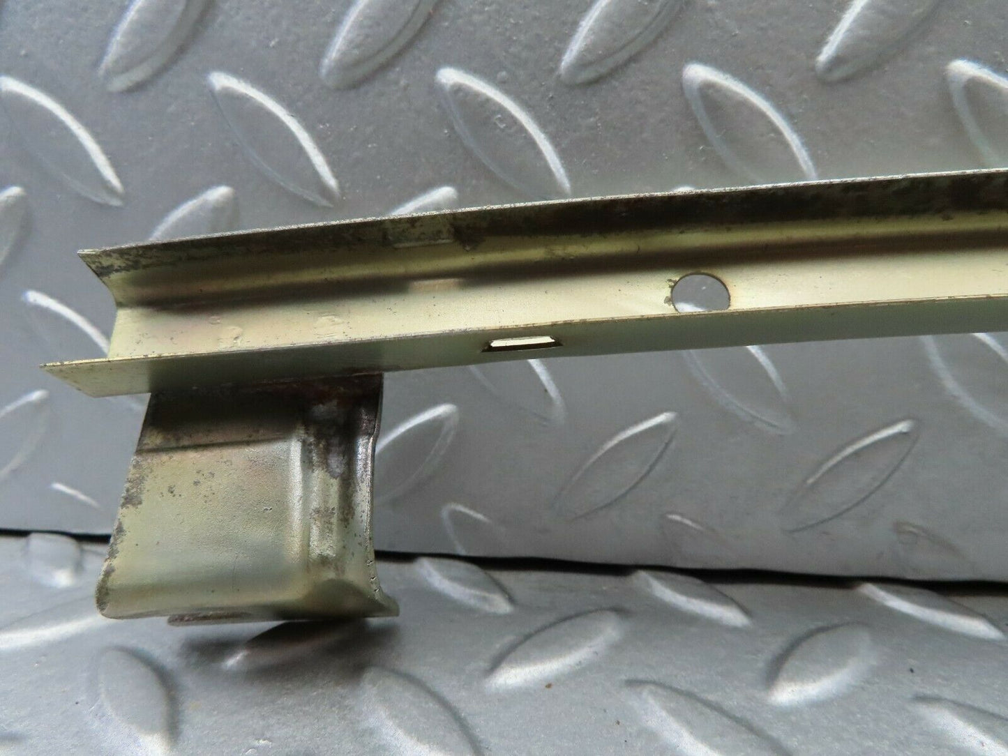 6222 Mercedes-Benz W126 380SE Rear Left Window Channel