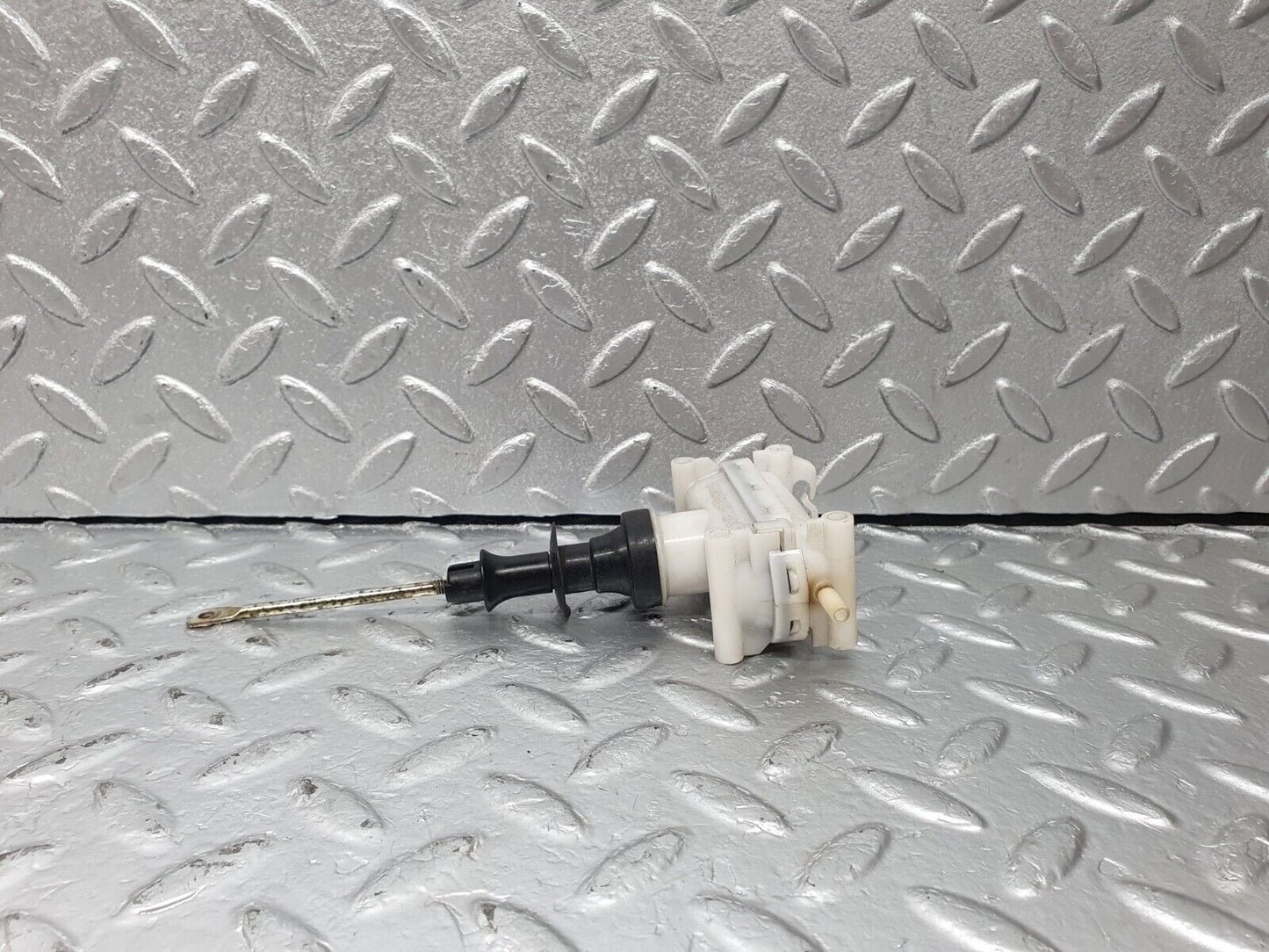 42774 Mercedes-Benz W201 190 2.0L Rear Left Door Lock Vacuum Actuator