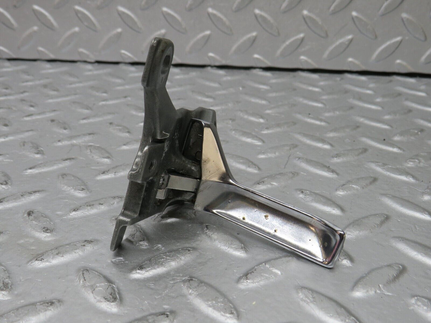 36881 Mercedes-Benz C126 420SEC Coupe Right Door Interior Handle