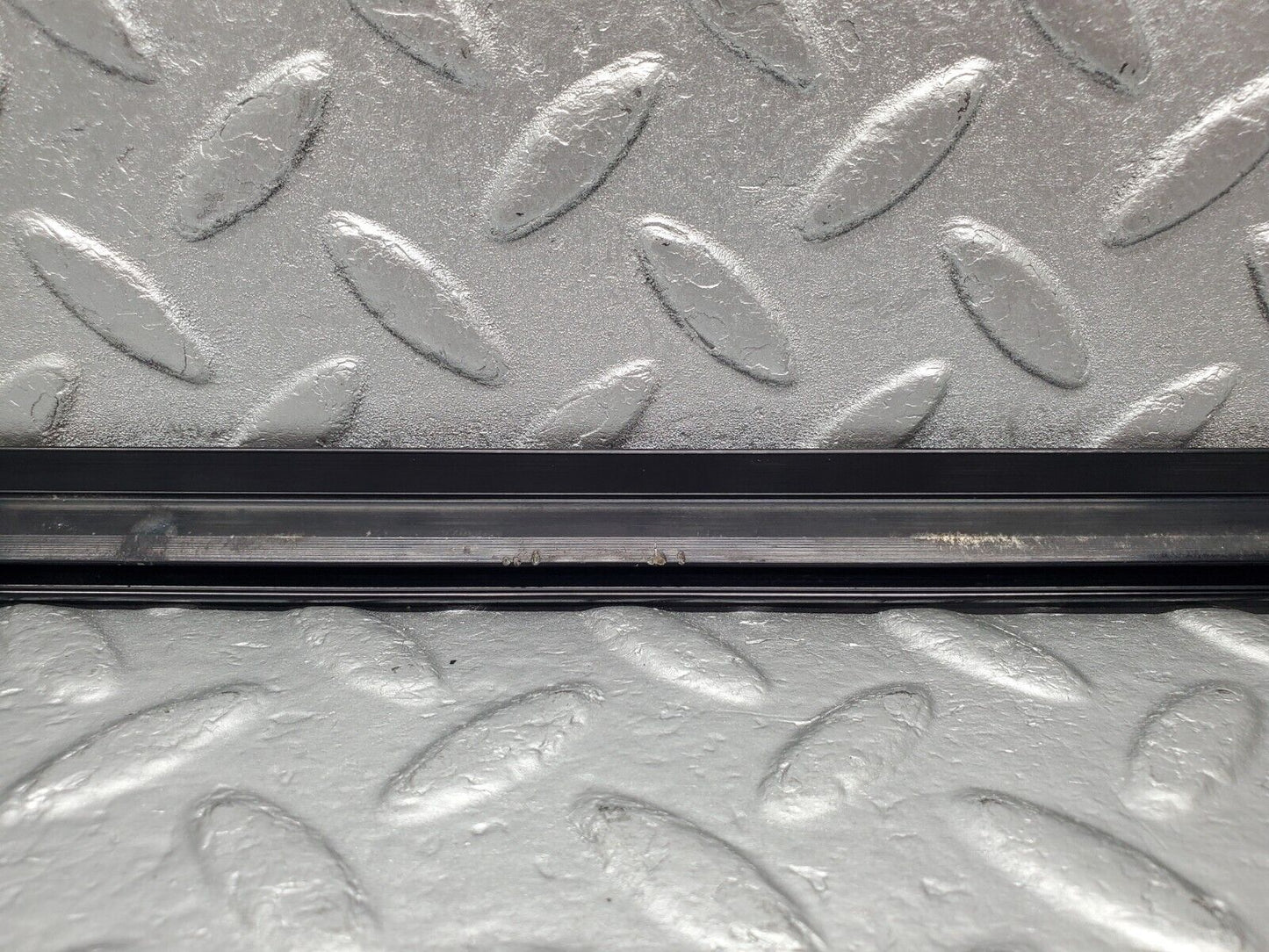 46978 Mercedes-Benz R129 320SL Coupe Left Door Window Moulding Trim