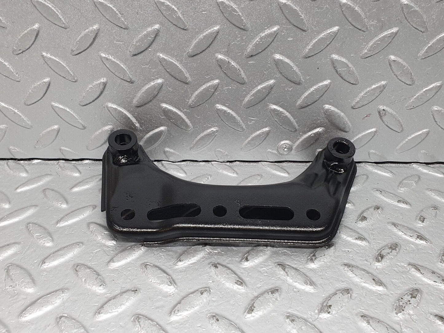 41151 Mercedes-Benz W126 300SE Air Conditioning Compressor Support Bracket