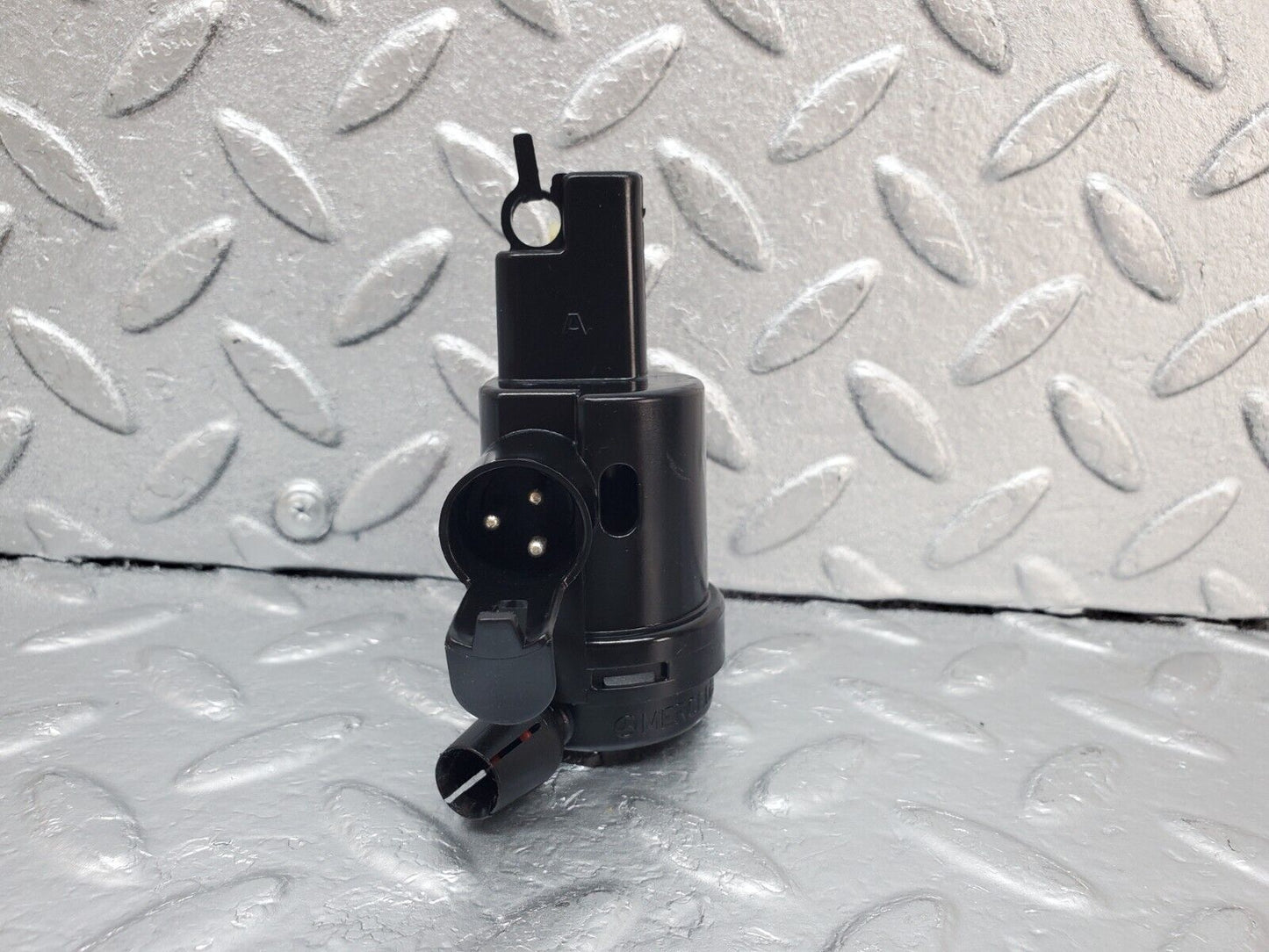 44940 Mercedes-Benz R129 300SL Coupe Trunk Lock Vacuum Actuator