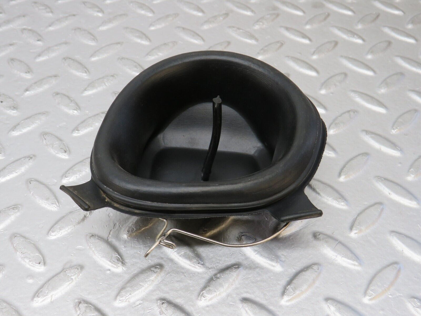 38455 Mercedes-Benz R129 280SL Coupe Fuel Tank Rubber Seal Set 1294710381 1294710481